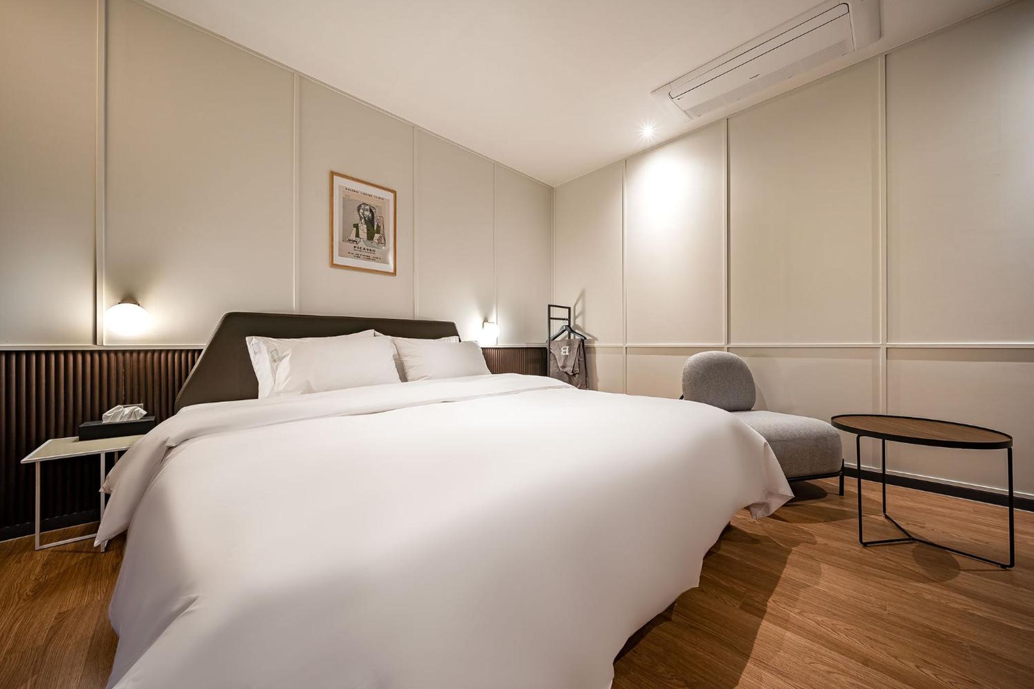 Deluxe Double Room - Photo 12