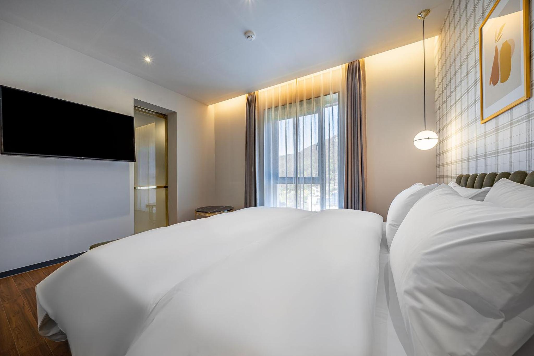 Deluxe Double Room - Photo 7