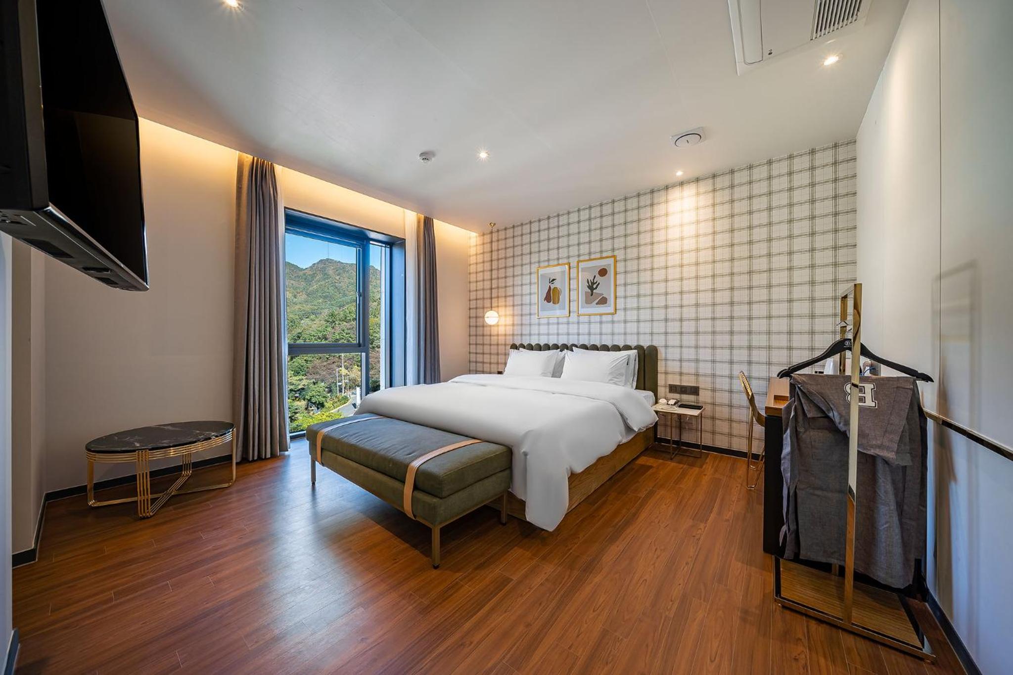 Deluxe Double Room - Photo 8