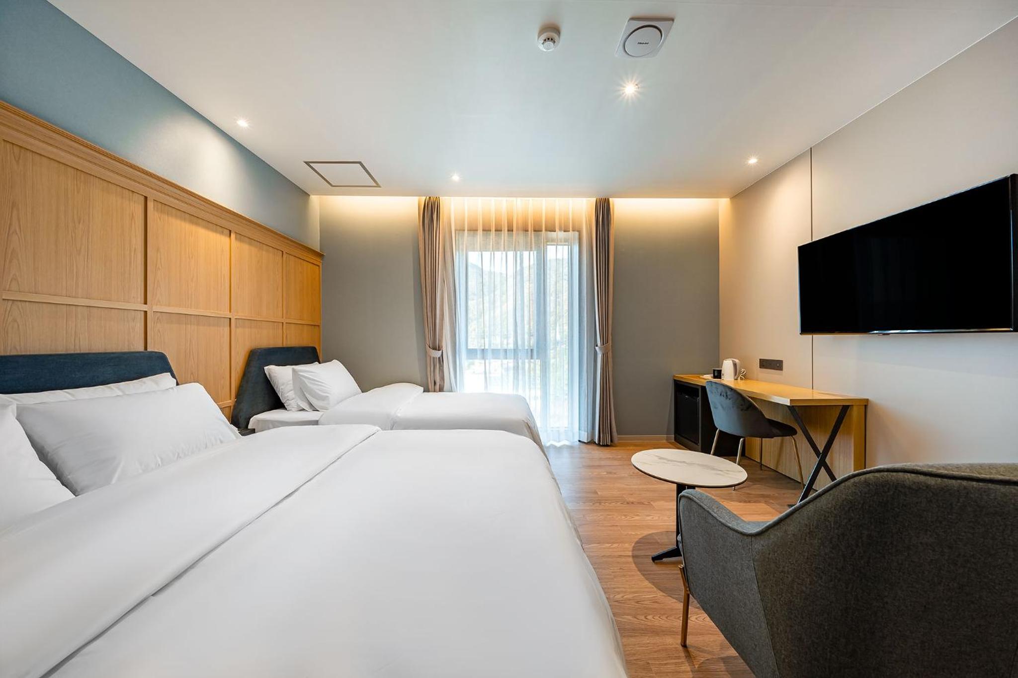 Deluxe Twin Room - Photo 5
