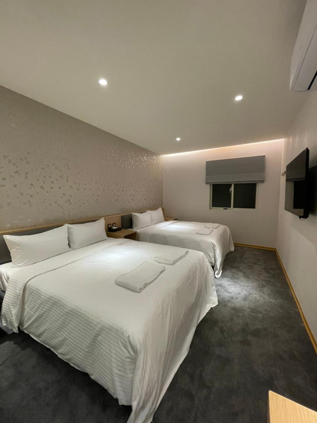 Quadruple Room without Window photo 3