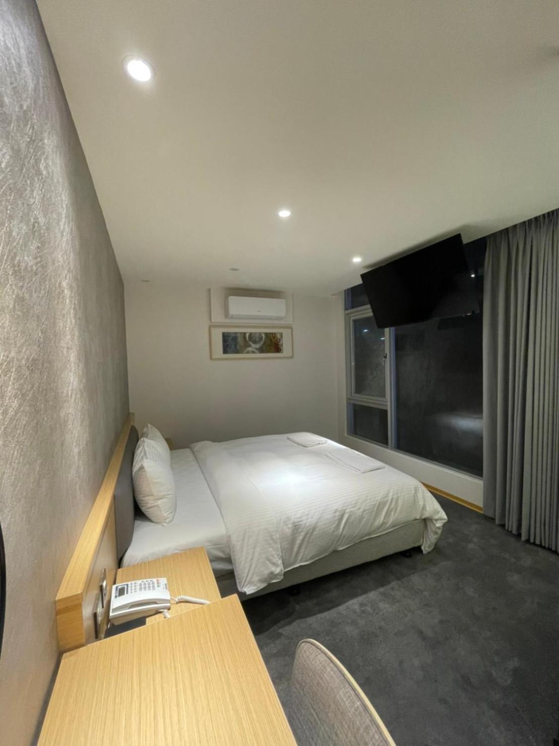 Large Double Room photo 3