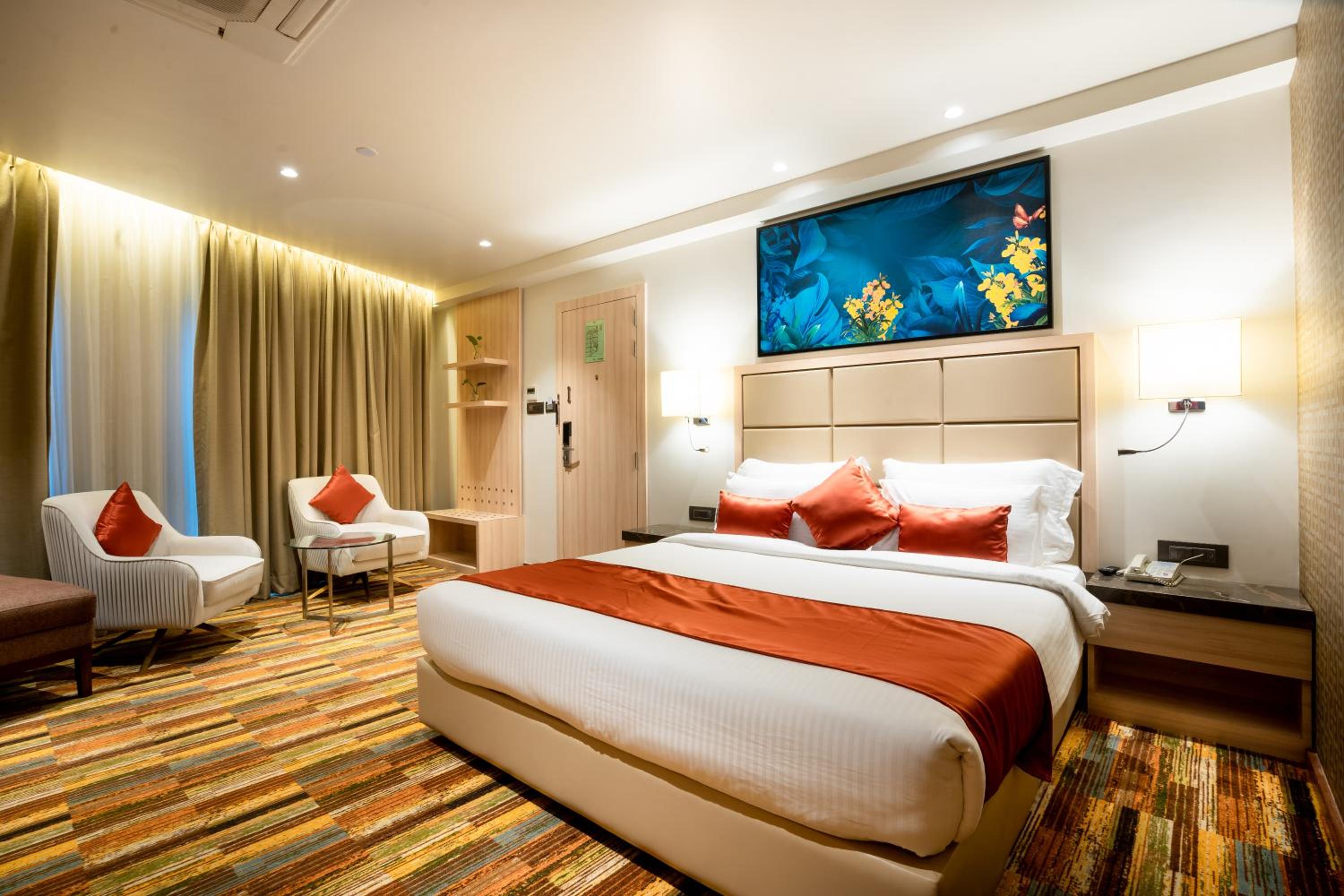 Junior Suite With Bathtub