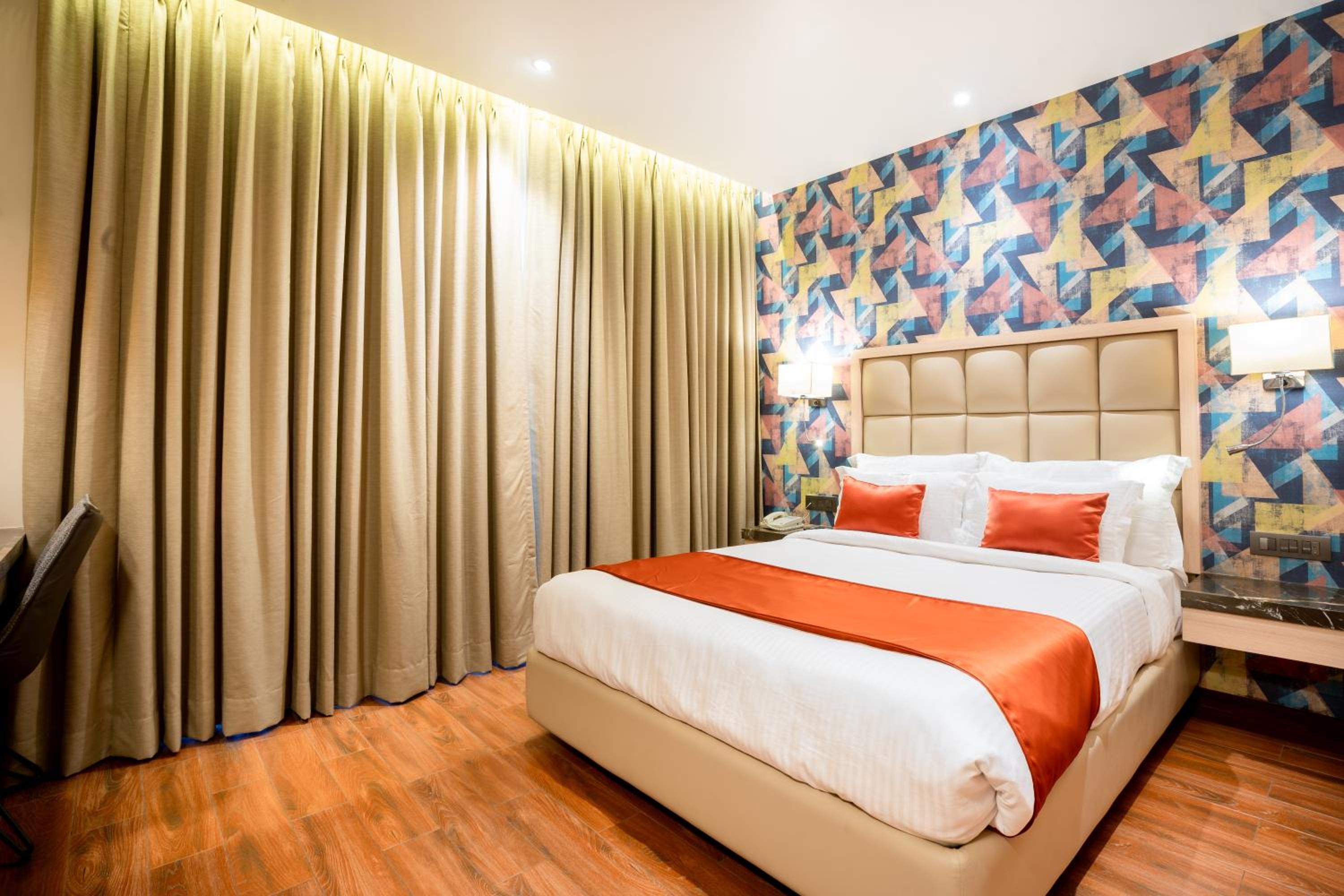 Deluxe Room - Photo 2