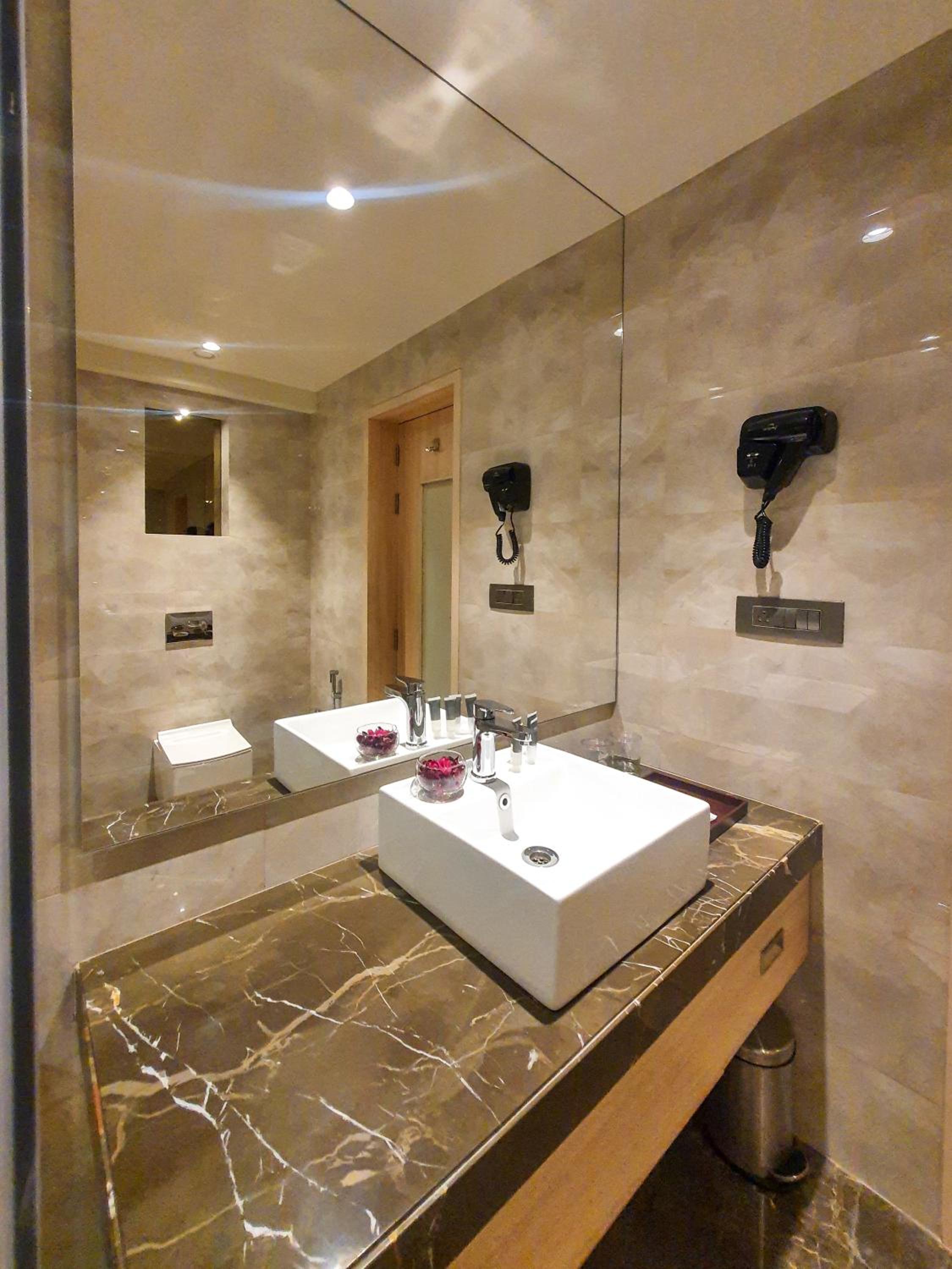 Deluxe Room - Photo 3