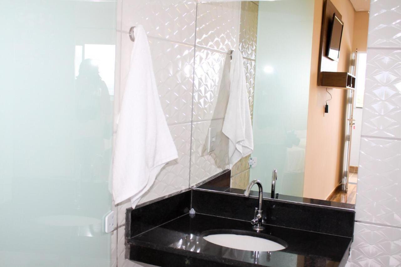 Deluxe Room - Photo 12
