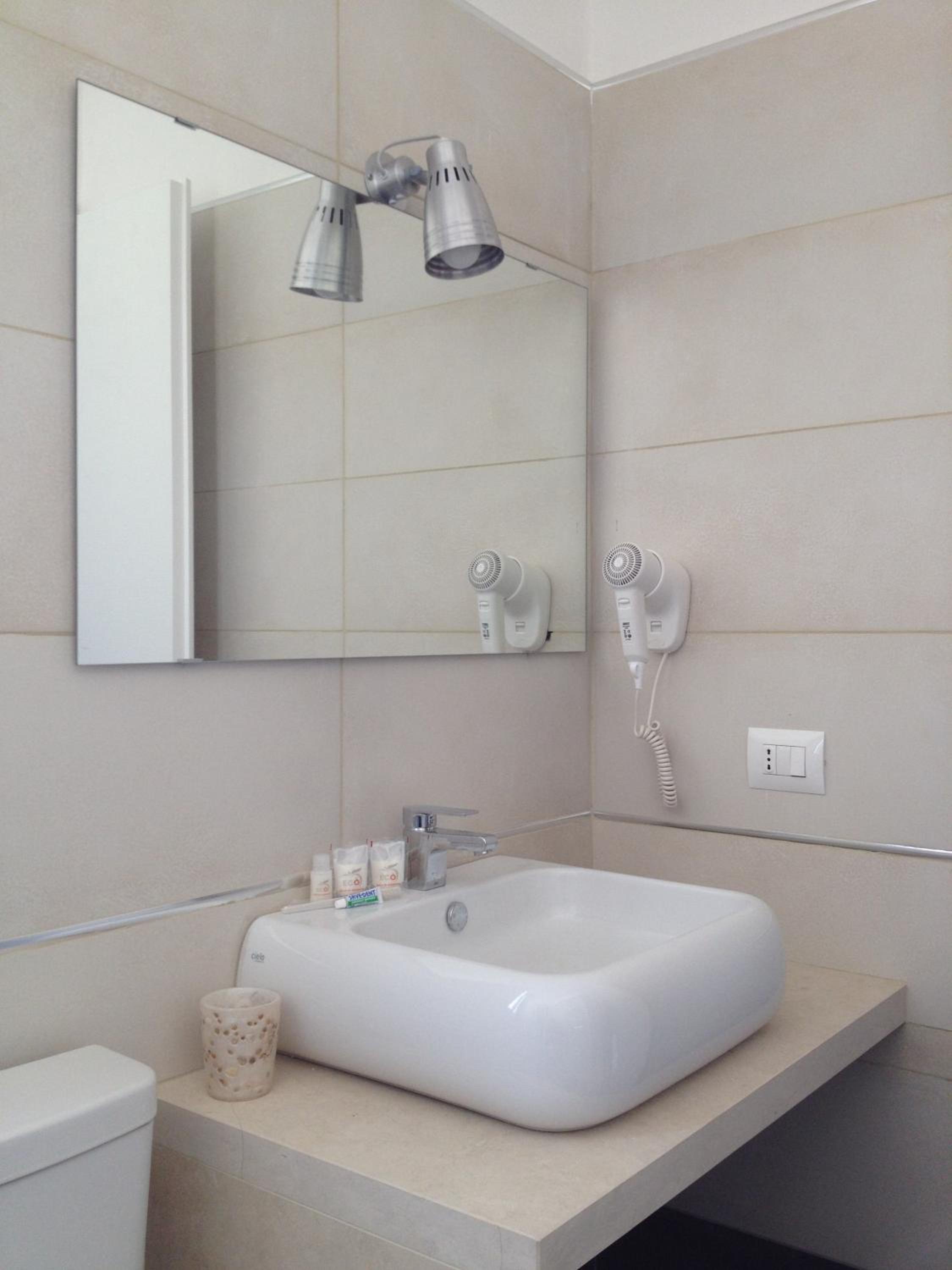 Double Room with Balcony and Sea View photo 2