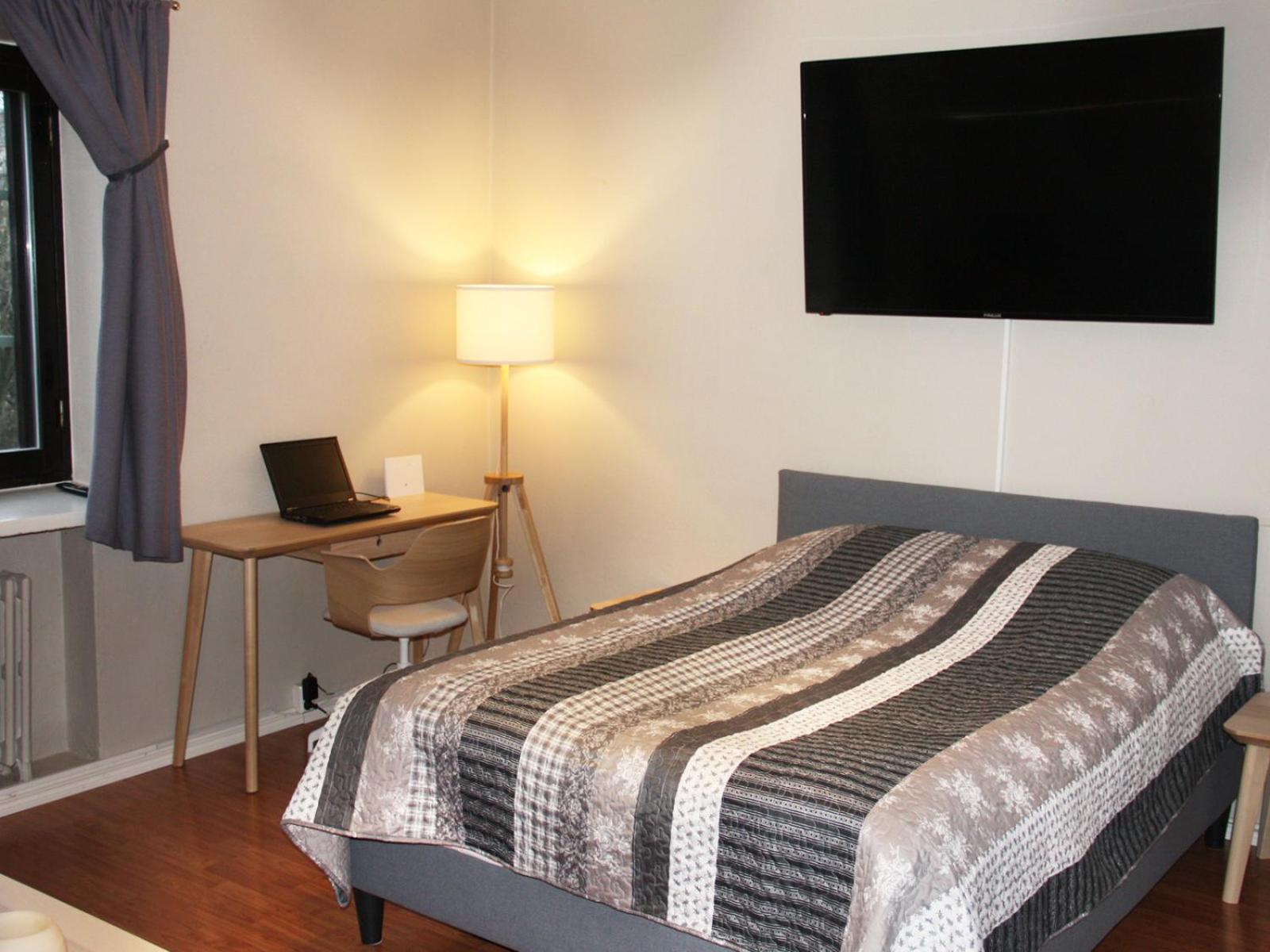 One-Bedroom Apartment photo 1