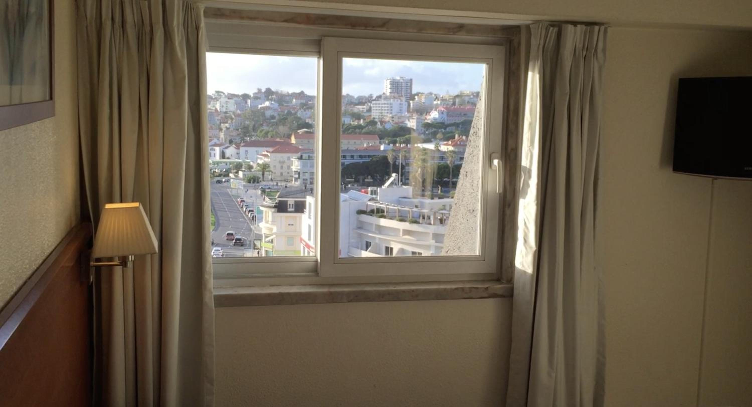 Standard Double or Twin Room - Photo 10