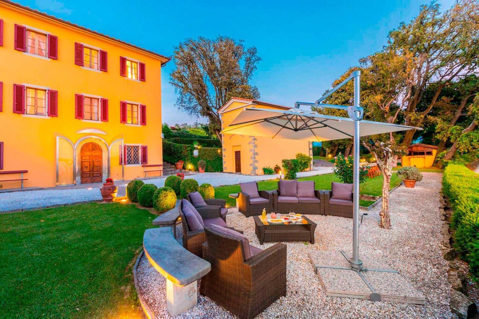 Villa photo 2
