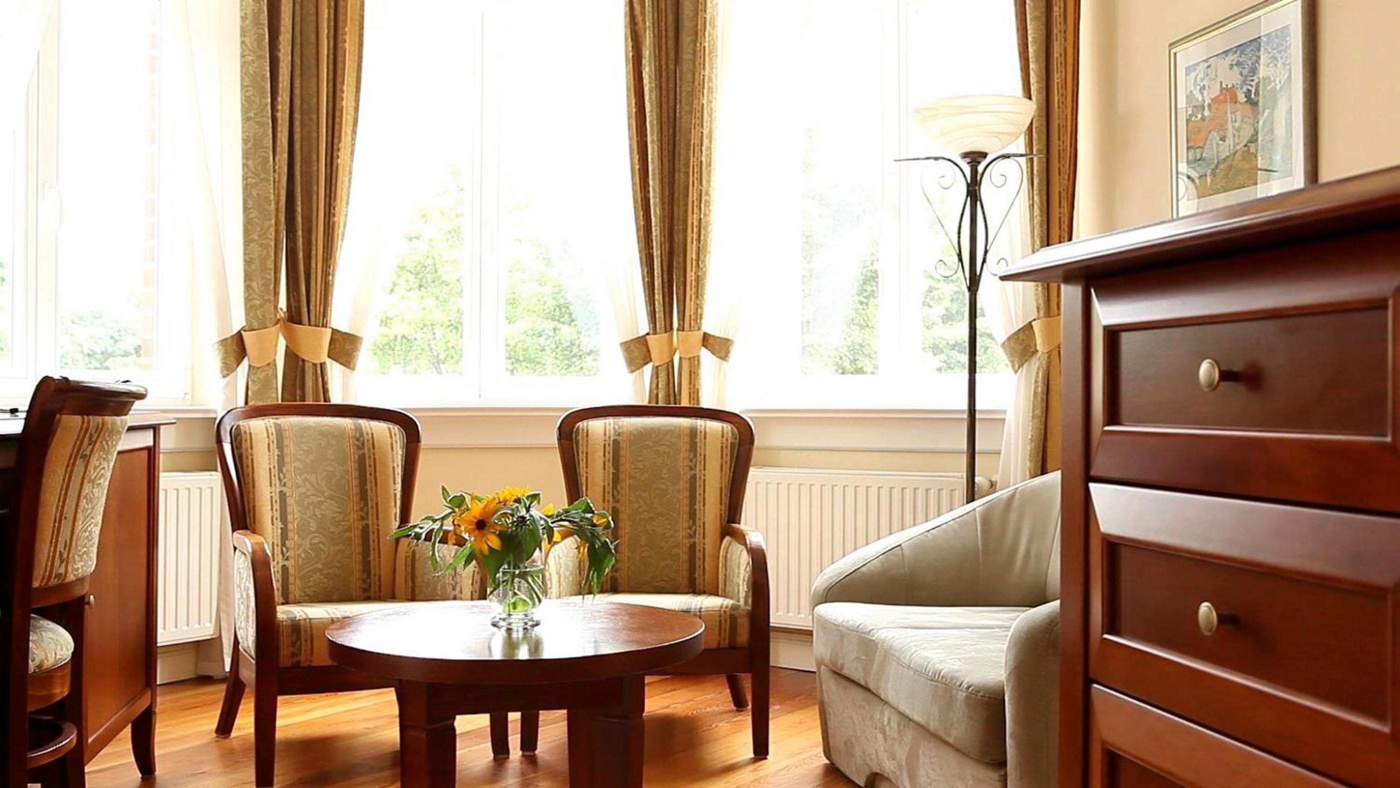 Deluxe Double Room with Balcony photo 3