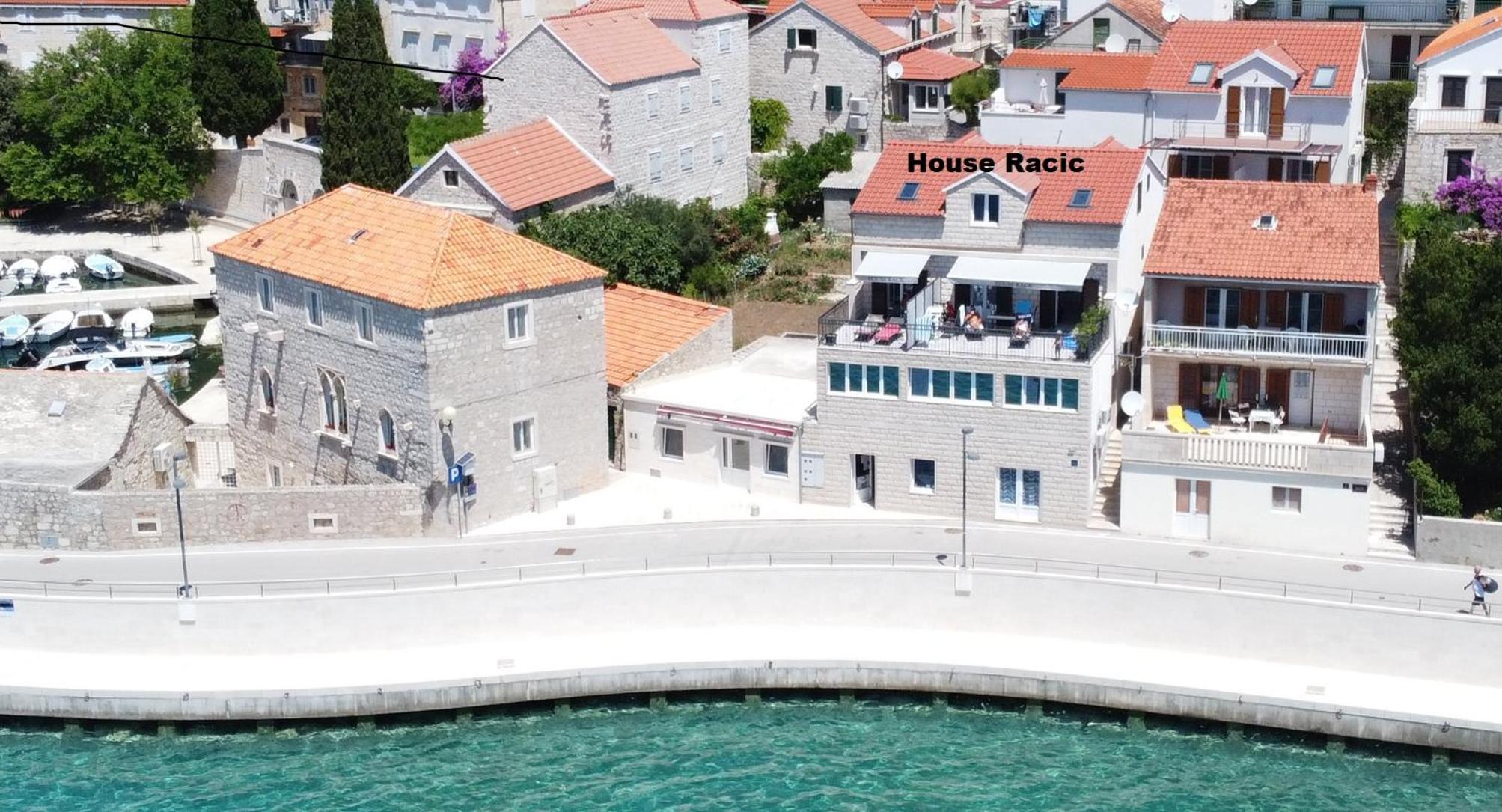 One-Bedroom Apartment with Sea View photo 3