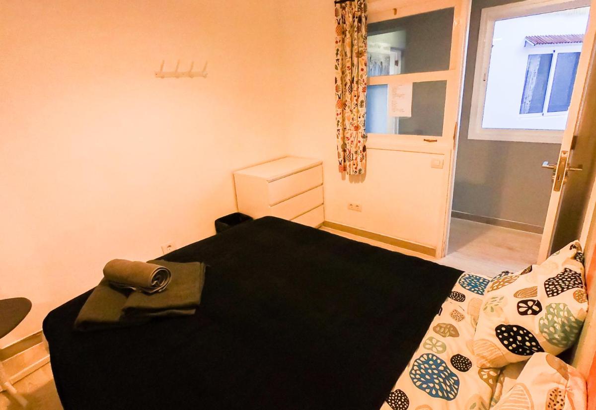 Double Room with Shared Bathroom (without view) photo 2