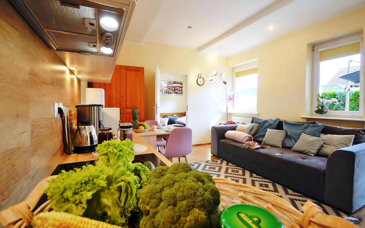 Apartment with Terrace - Photo 19