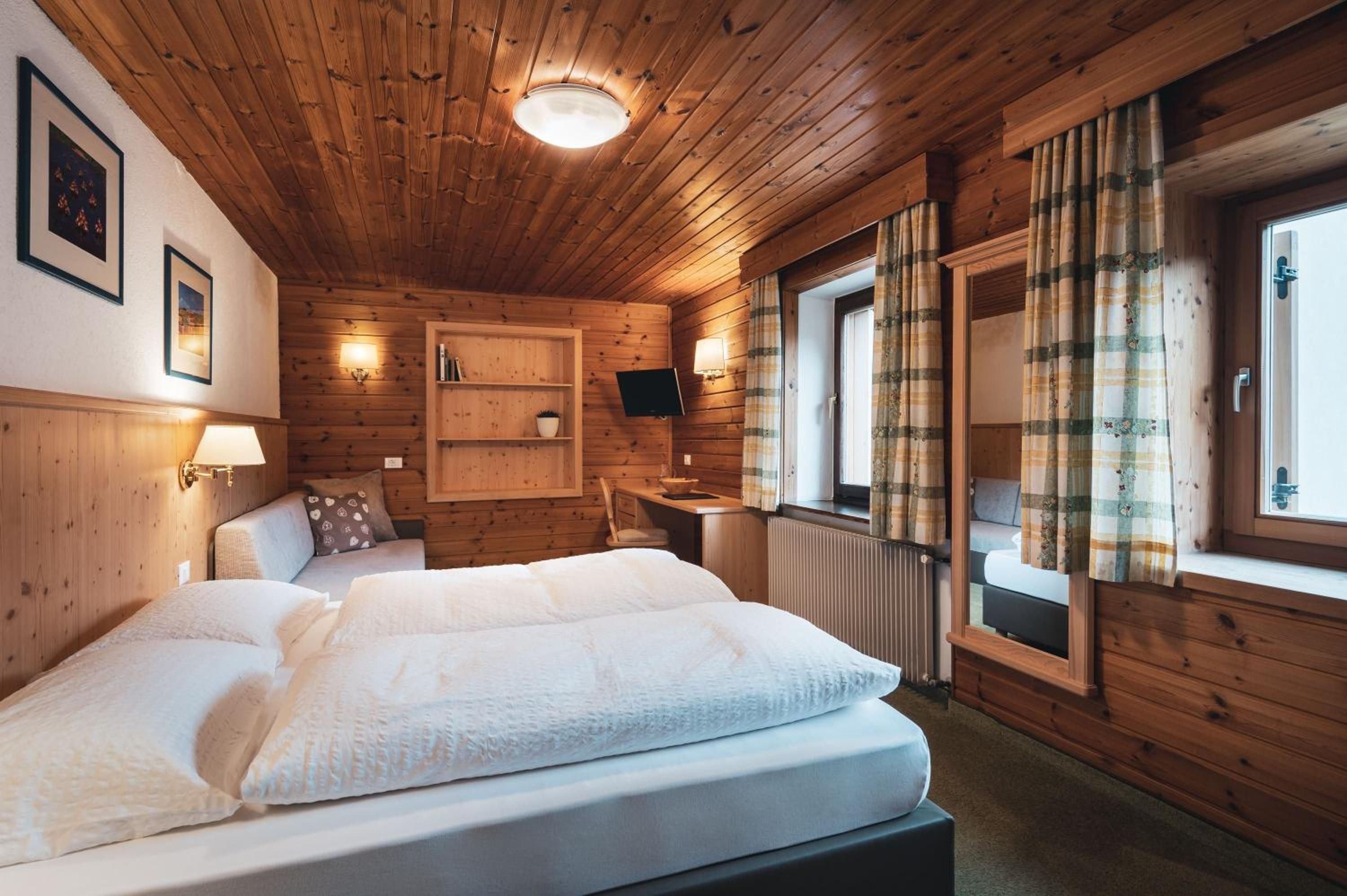 Double Room - Photo 12
