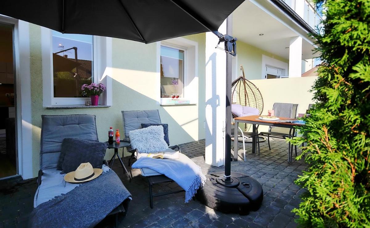 Apartment with Terrace - Photo 7