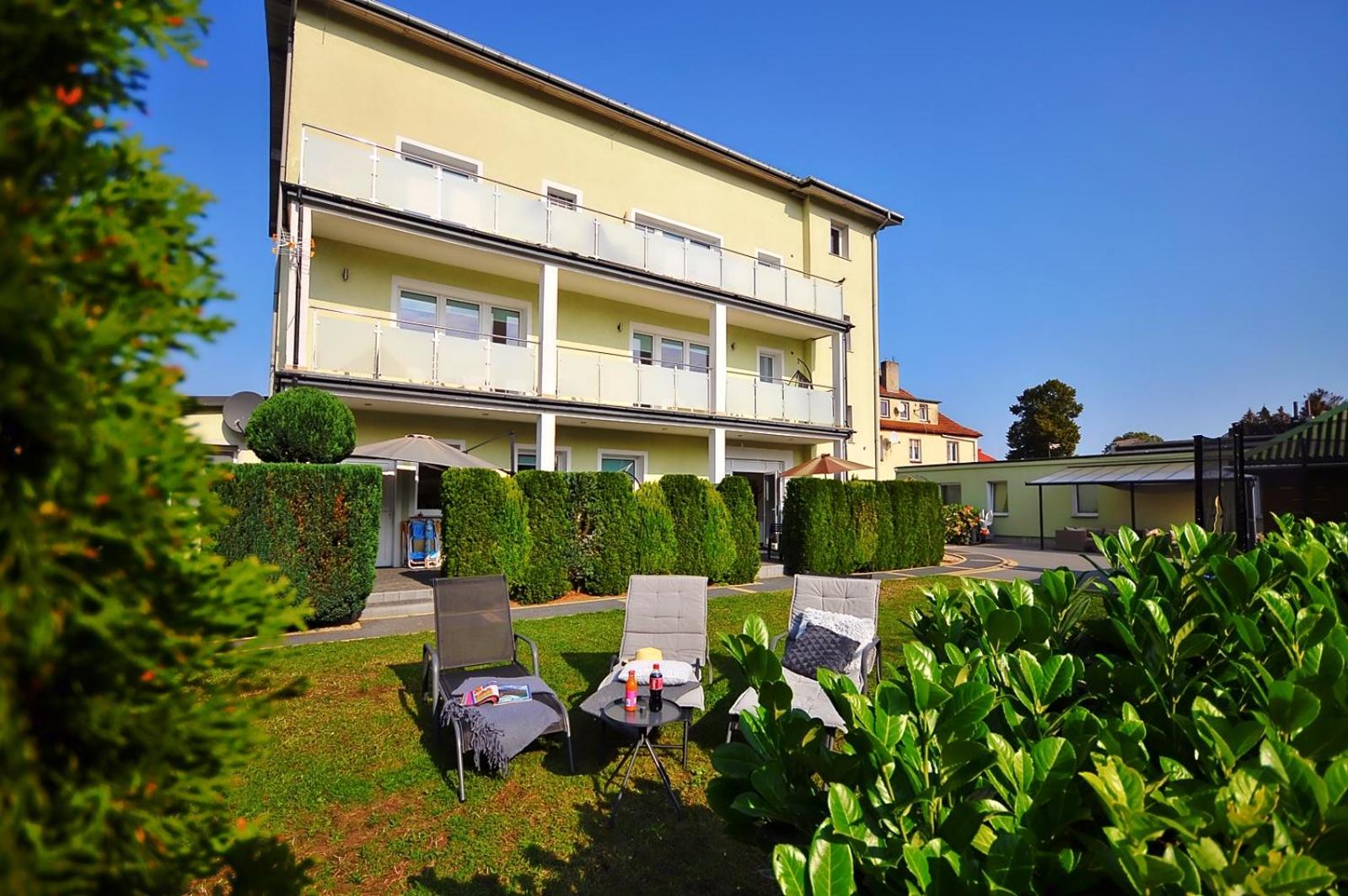 Apartment with Terrace - Photo 3