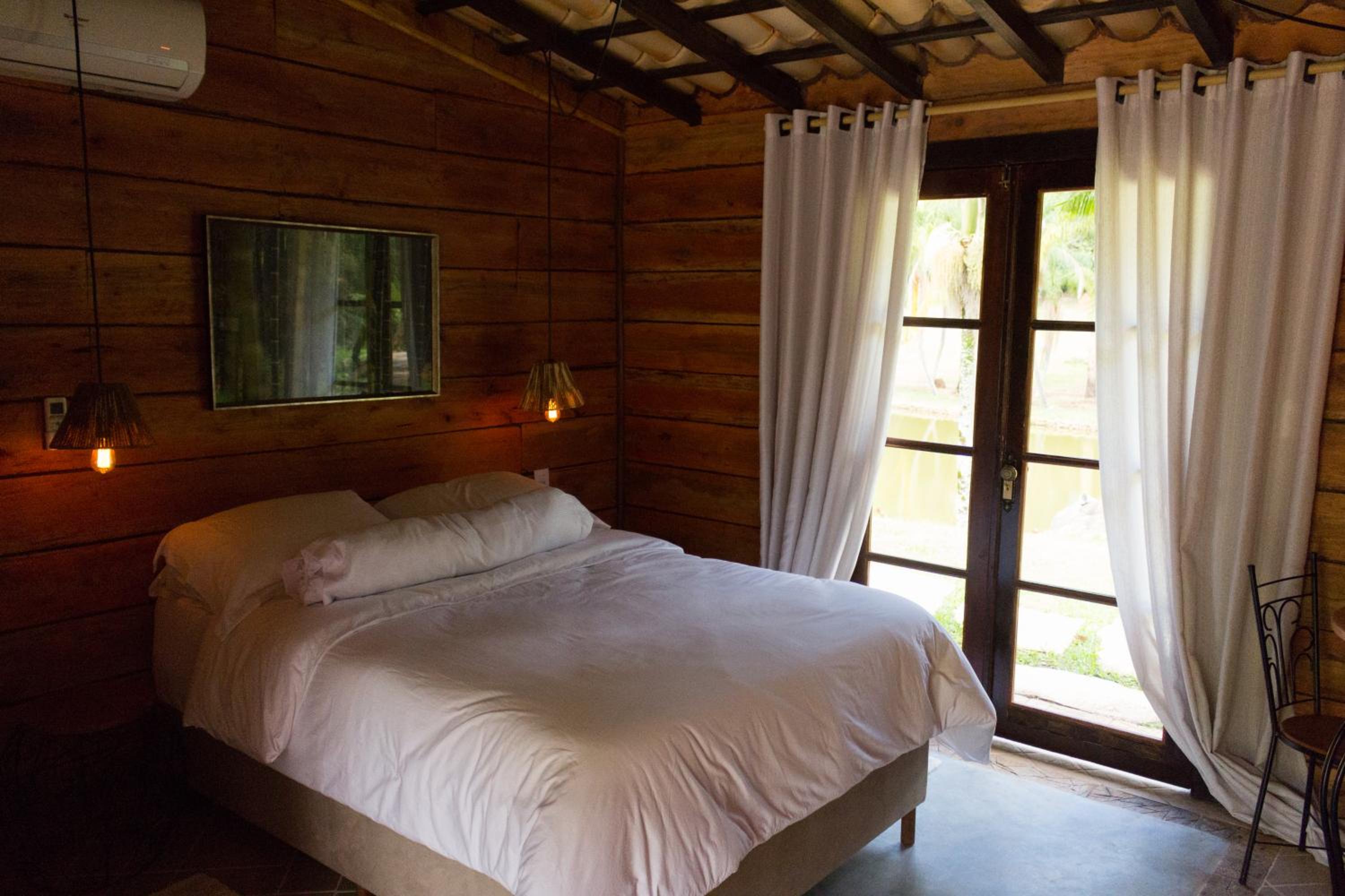 Suite with Lake View - Photo 1