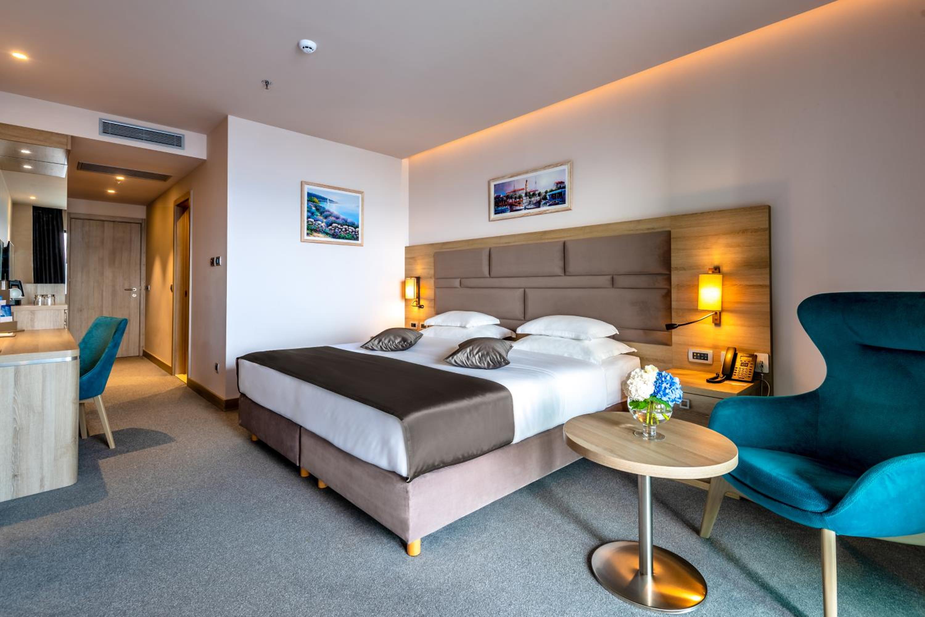 Quarto Duplo ou Twin Premium com Varanda e Vista para o Mar