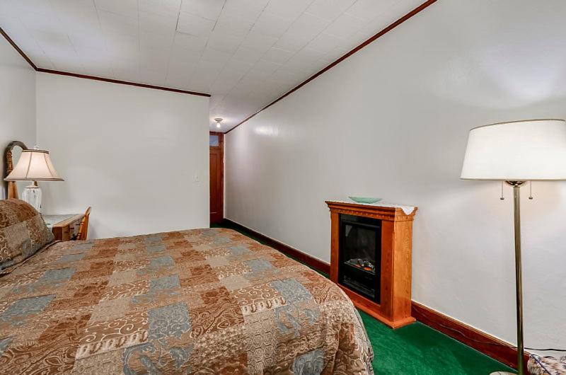 Deluxe King Room photo 3