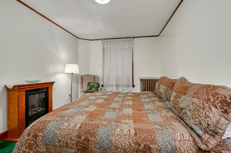 Deluxe King Room photo 2