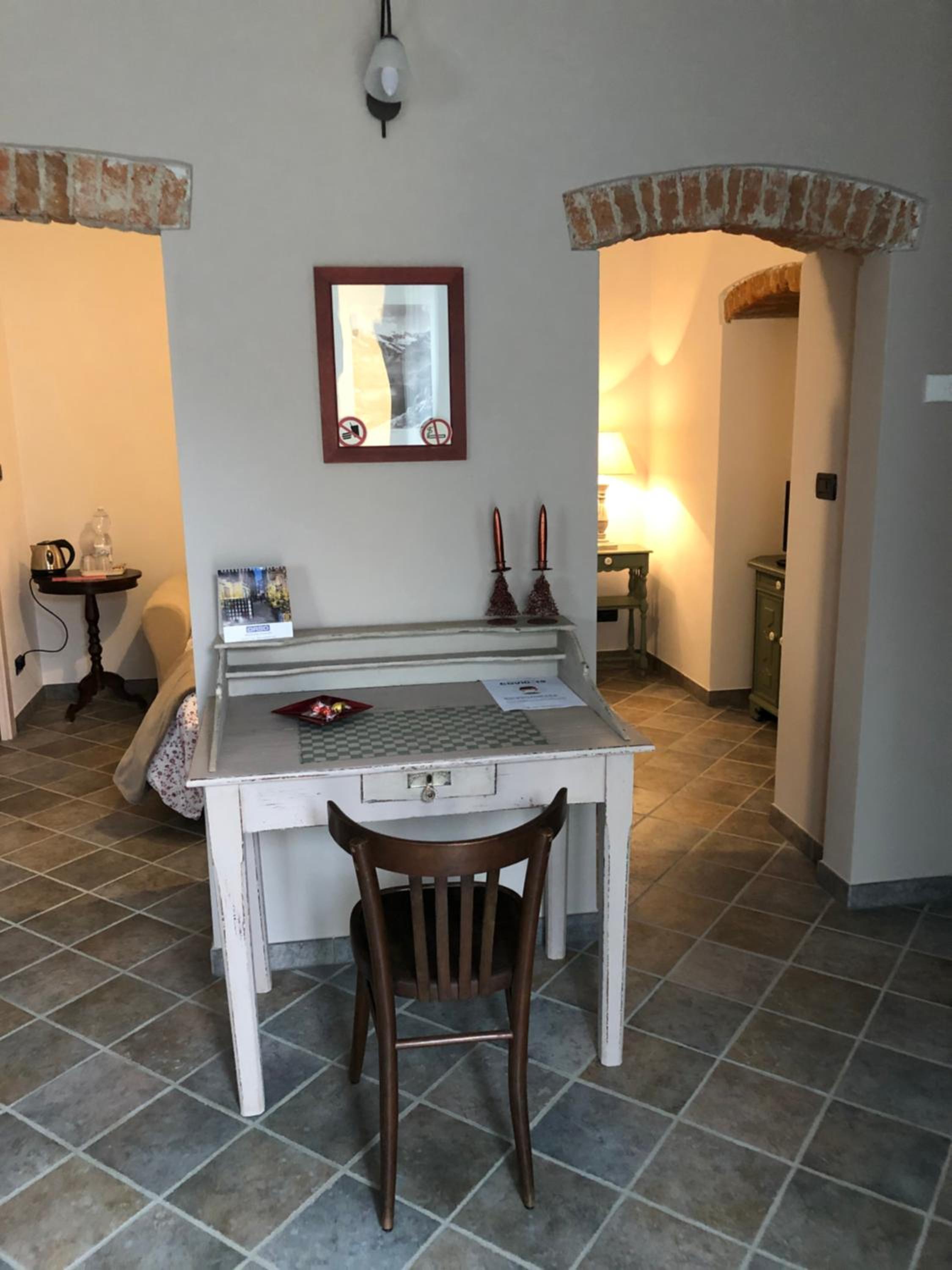 Double Room with Private Bathroom - Photo 2