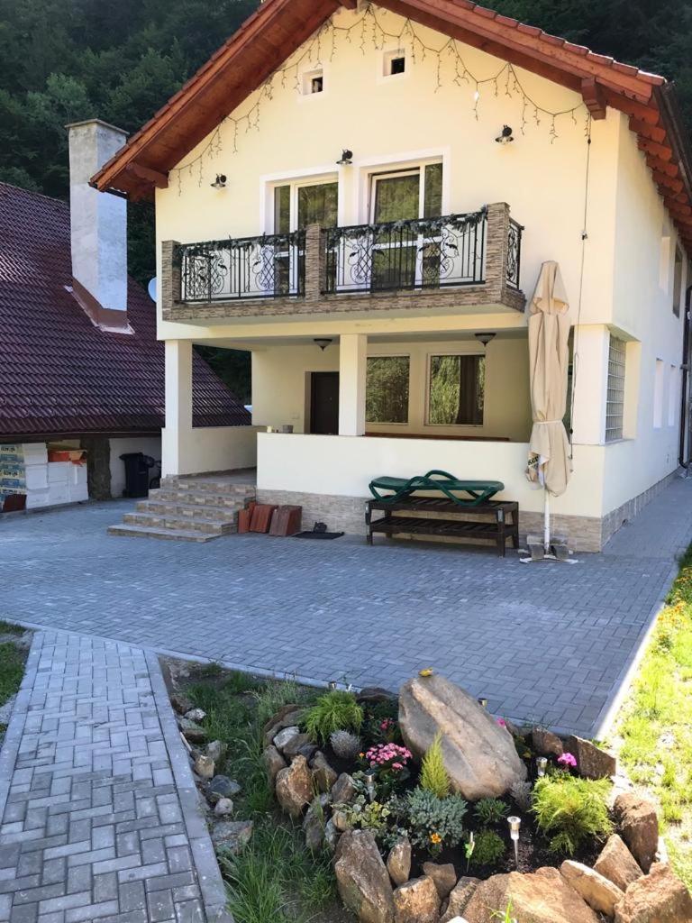 Villa photo 2
