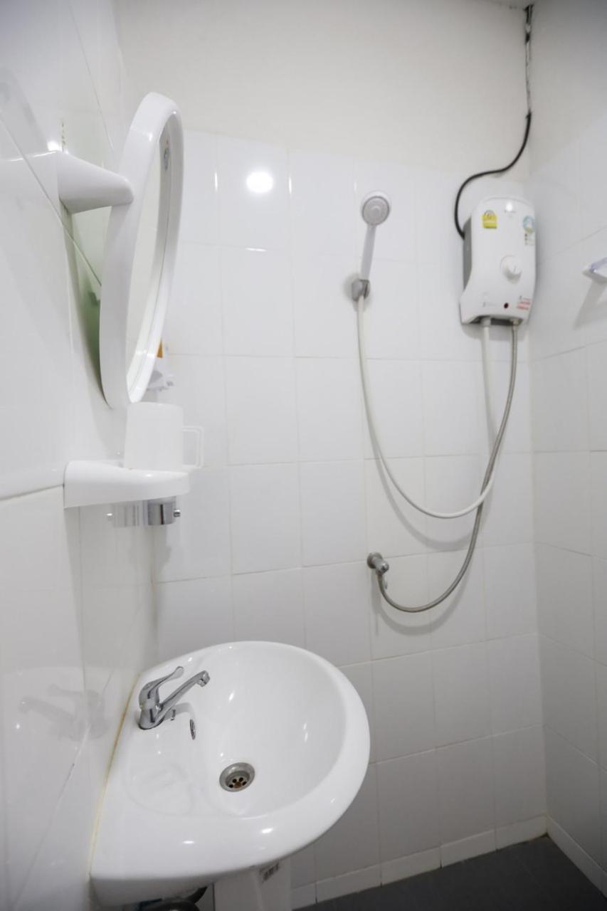 Deluxe Double Room - Photo 13