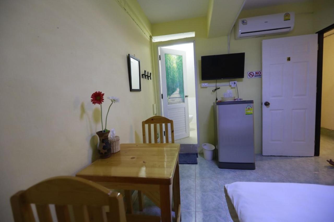 Deluxe Double Room - Photo 18