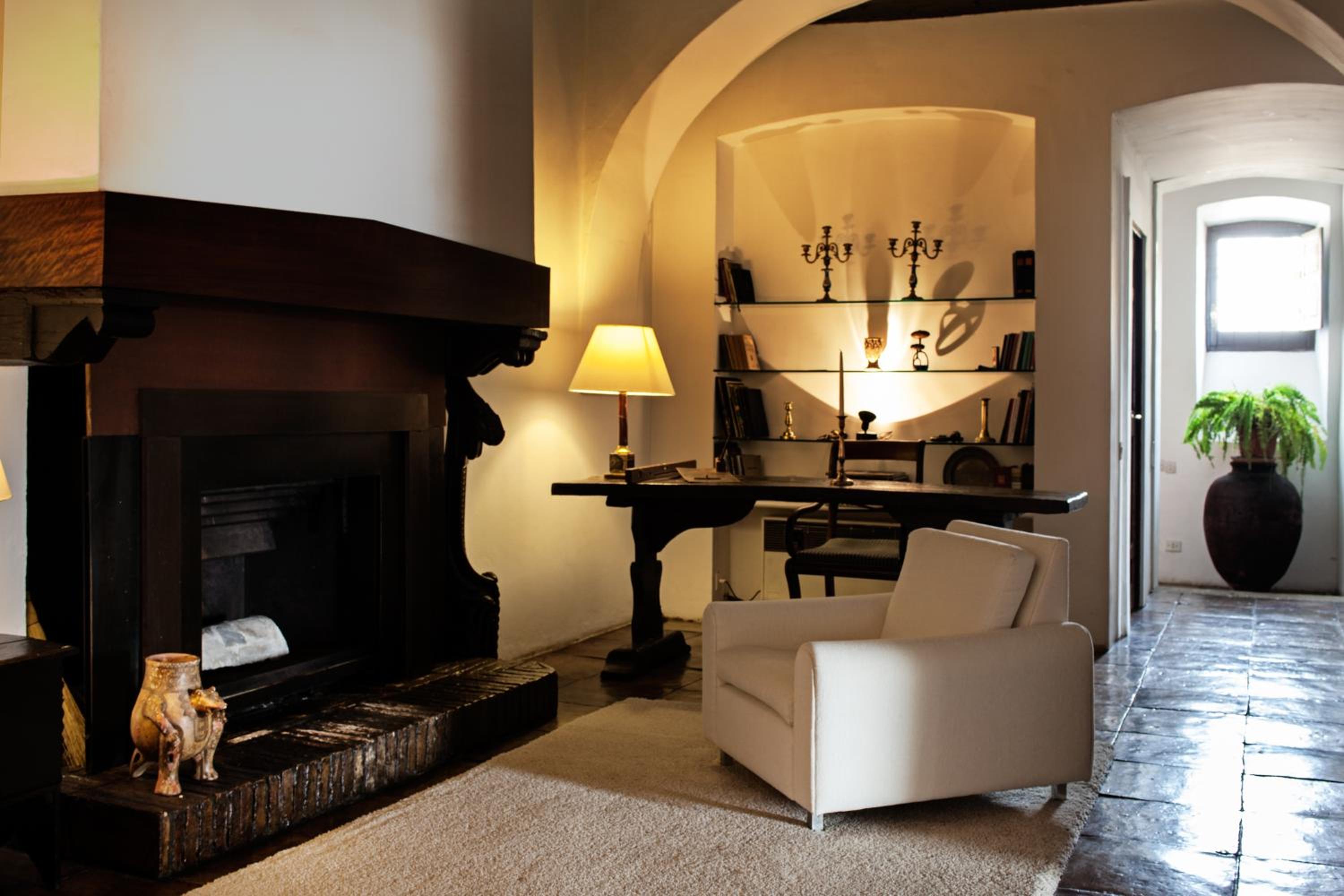 One-Bedroom Apartment with Terrace - Photo 12