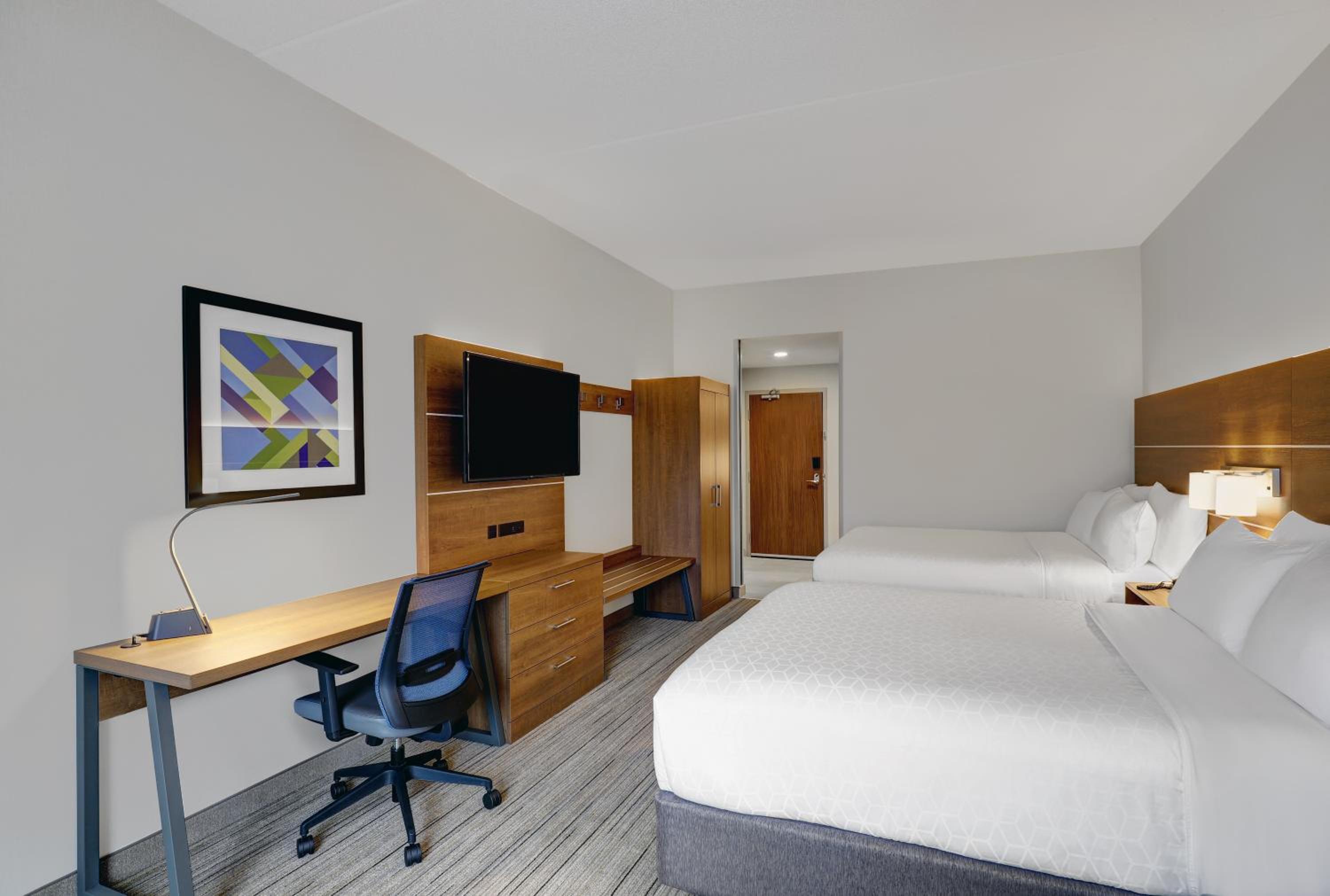 Suite with Two Queen Beds - Photo 4
