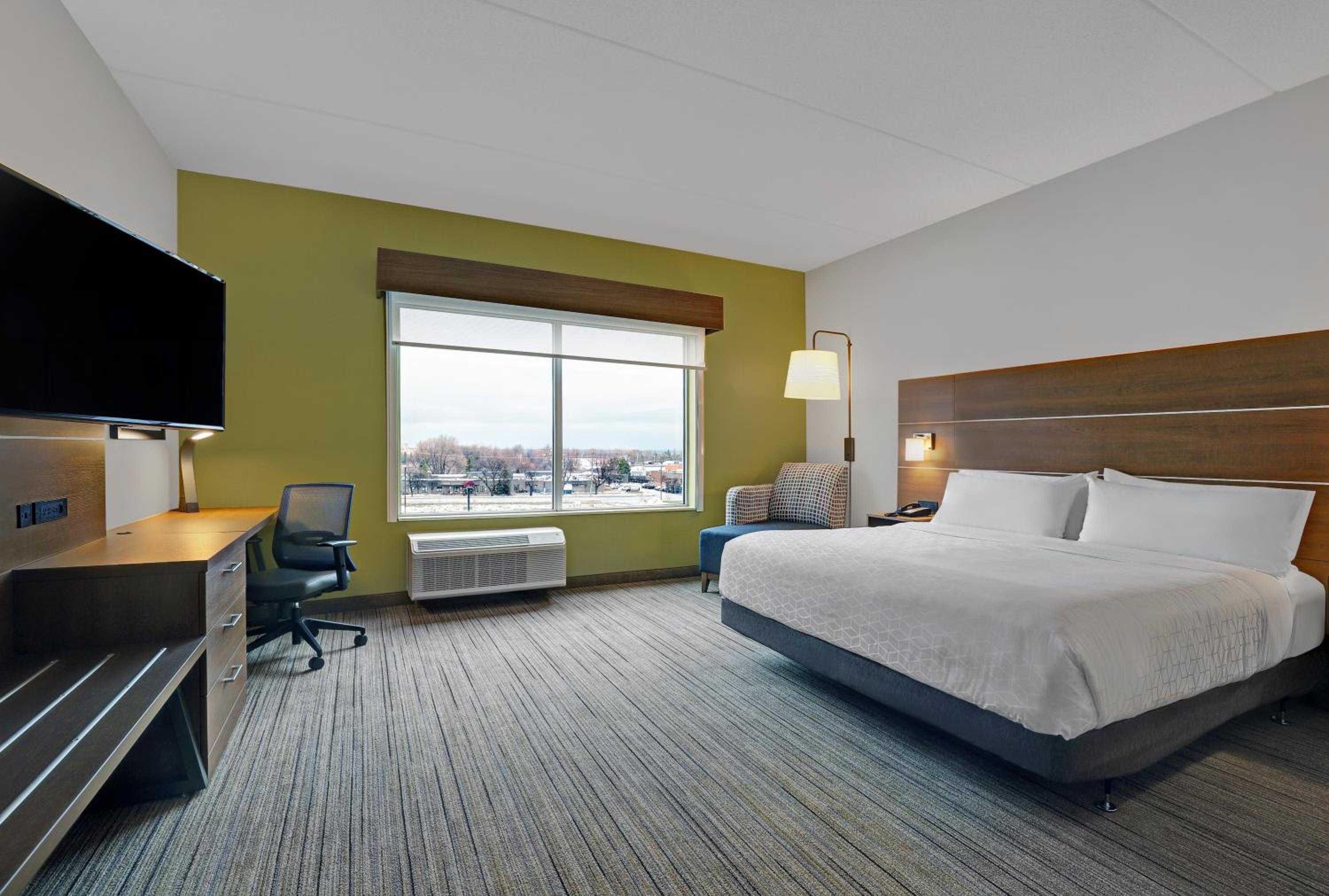 King Suite - Communication Accessible - Photo 3