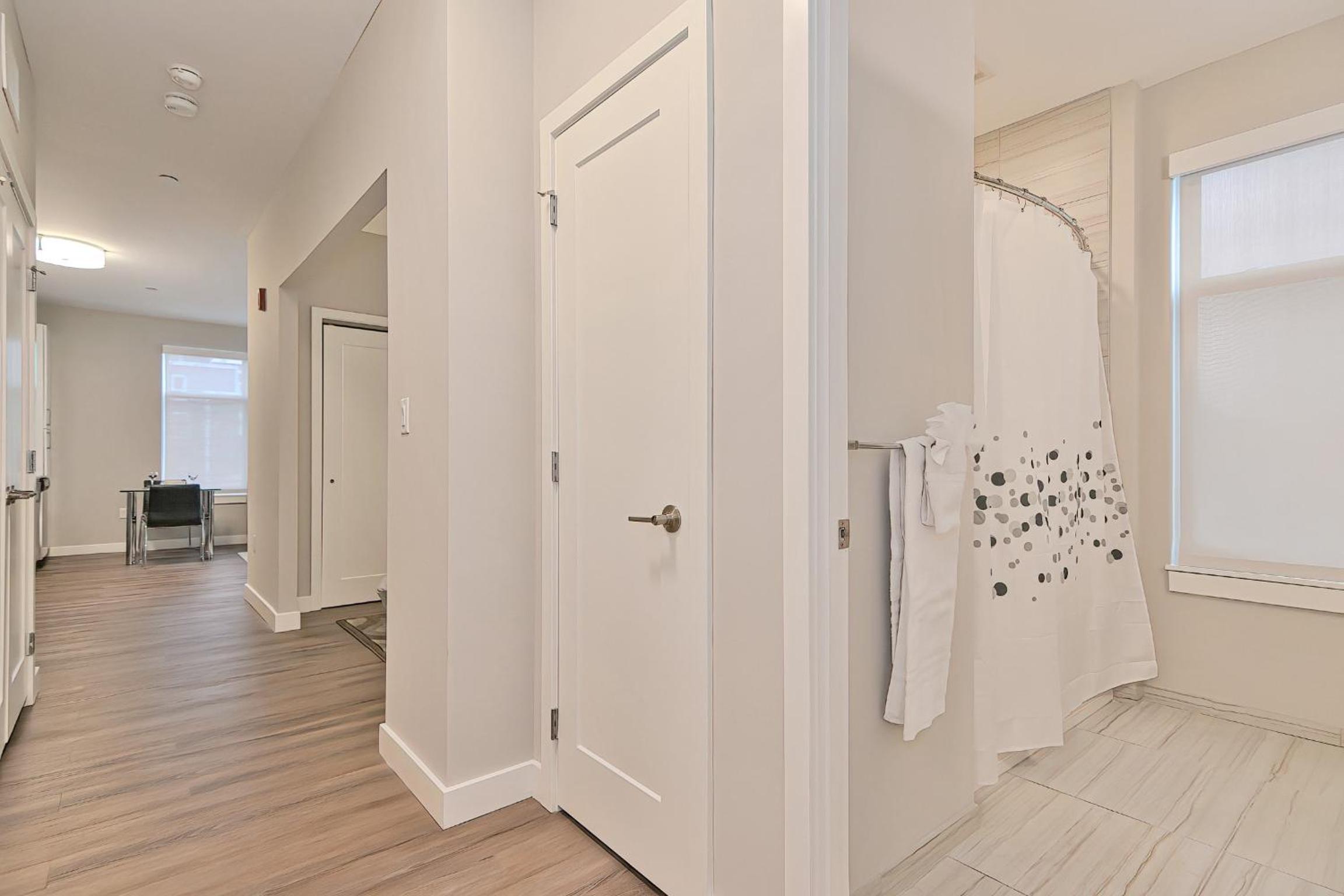 One-Bedroom Apartment - Photo 16