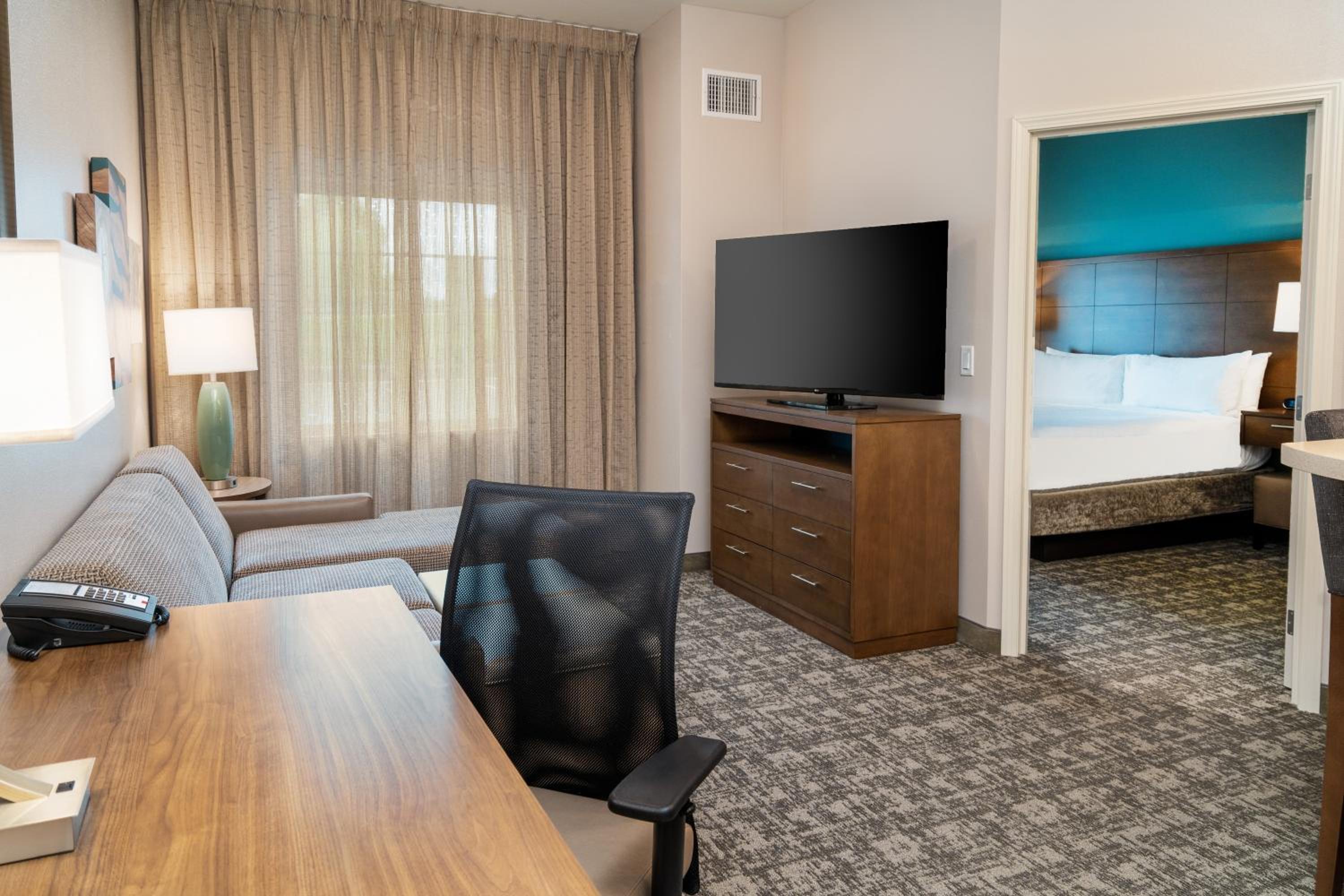 One-Bedroom King Suite with Sofa Bed - Photo 6