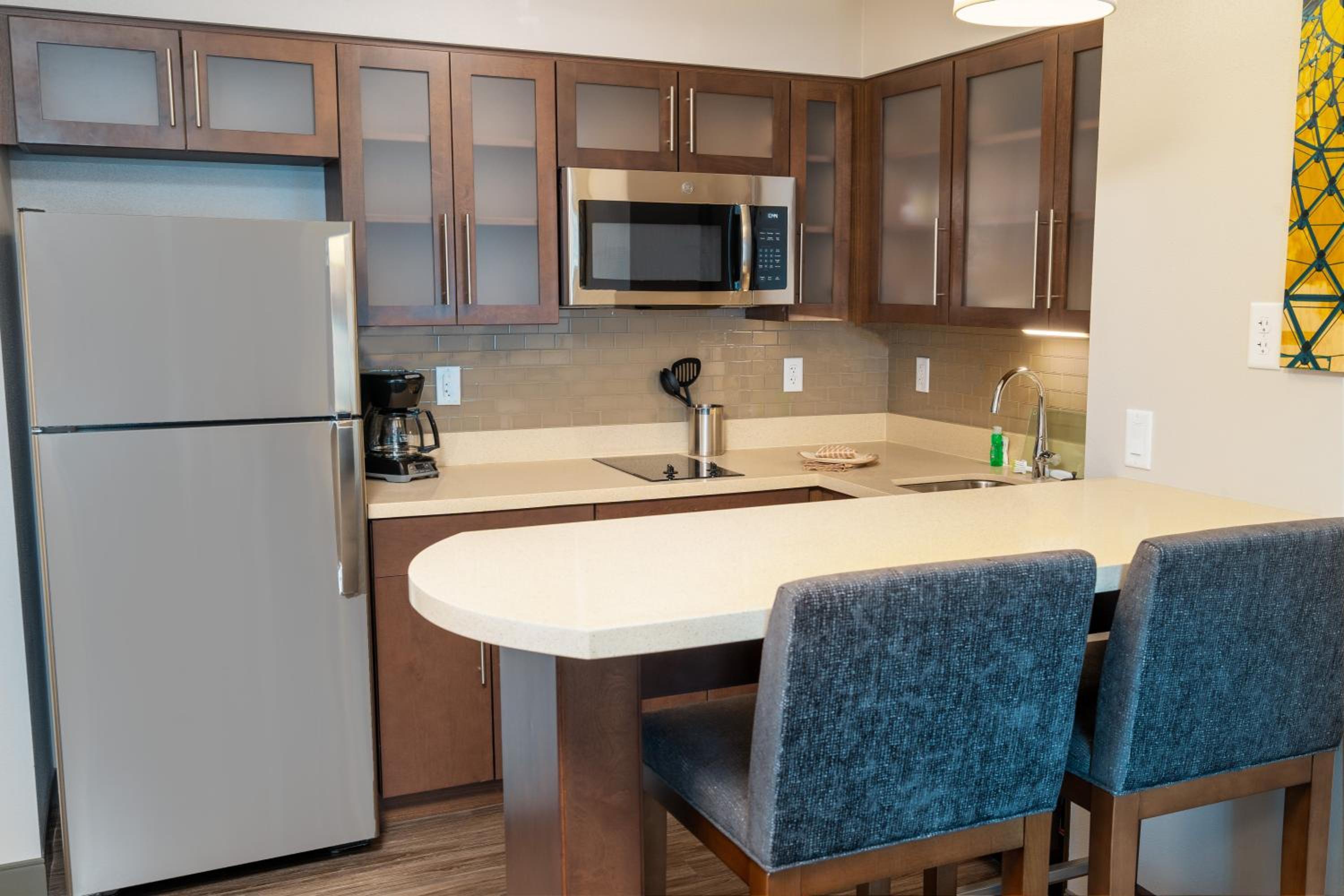 Feature Suite - Non-Smoking - Photo 4