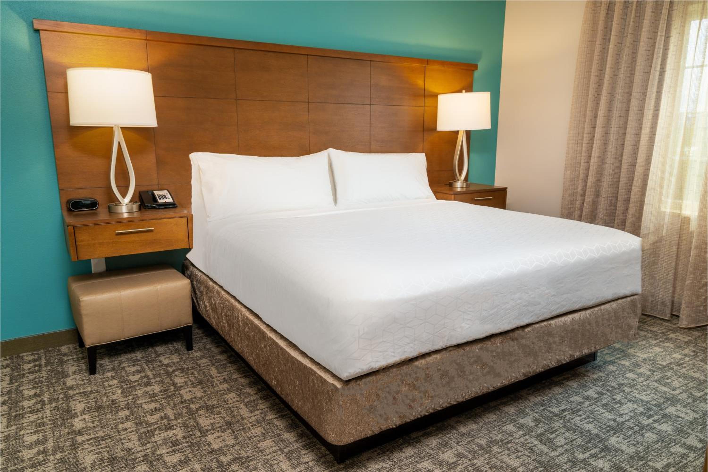 One-Bedroom King Suite with Sofa Bed - Photo 7