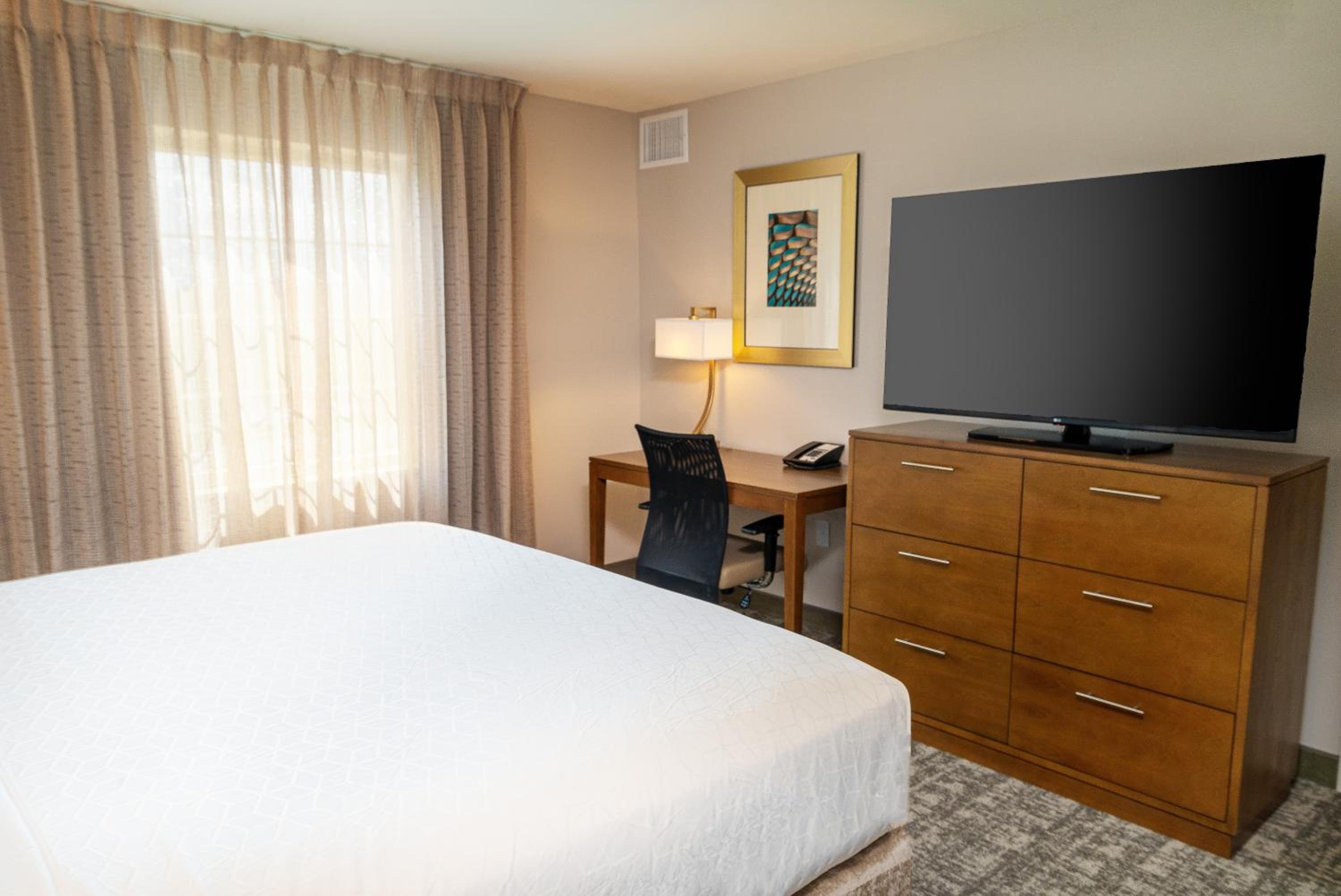 One-Bedroom King Suite with Sofa Bed - Photo 10