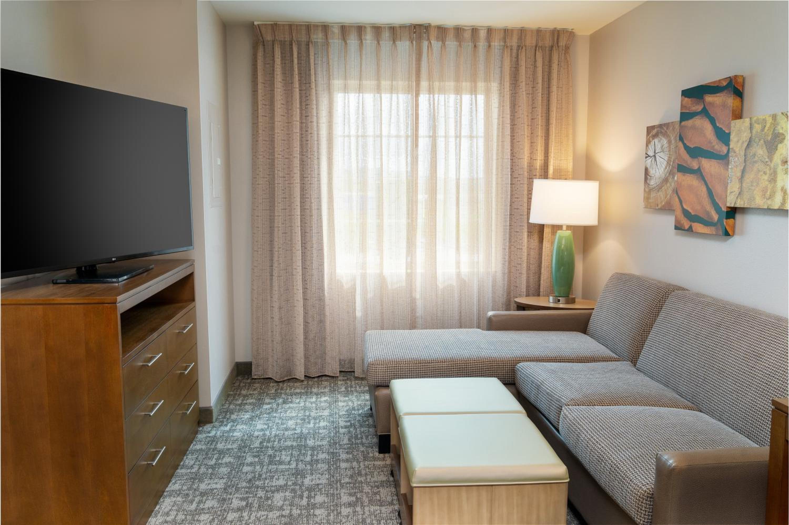 Feature Suite - Non-Smoking - Photo 6