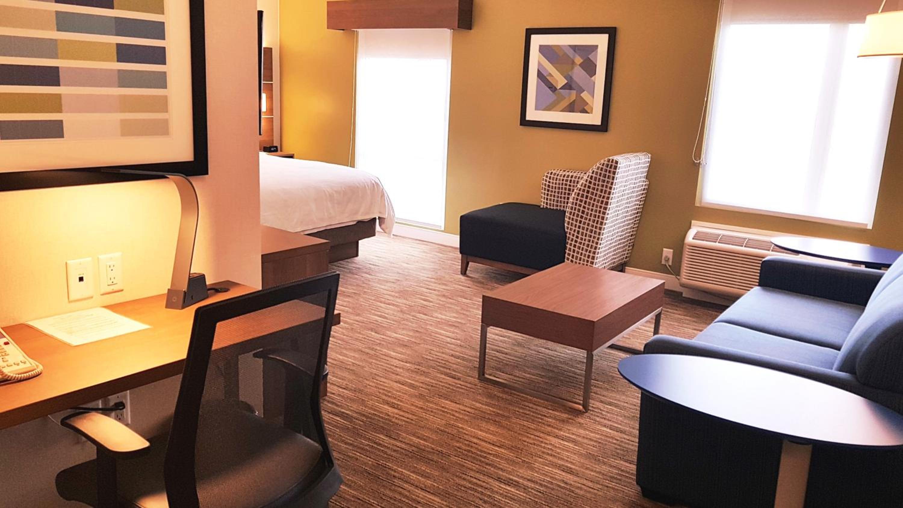 King Suite - Photo 3