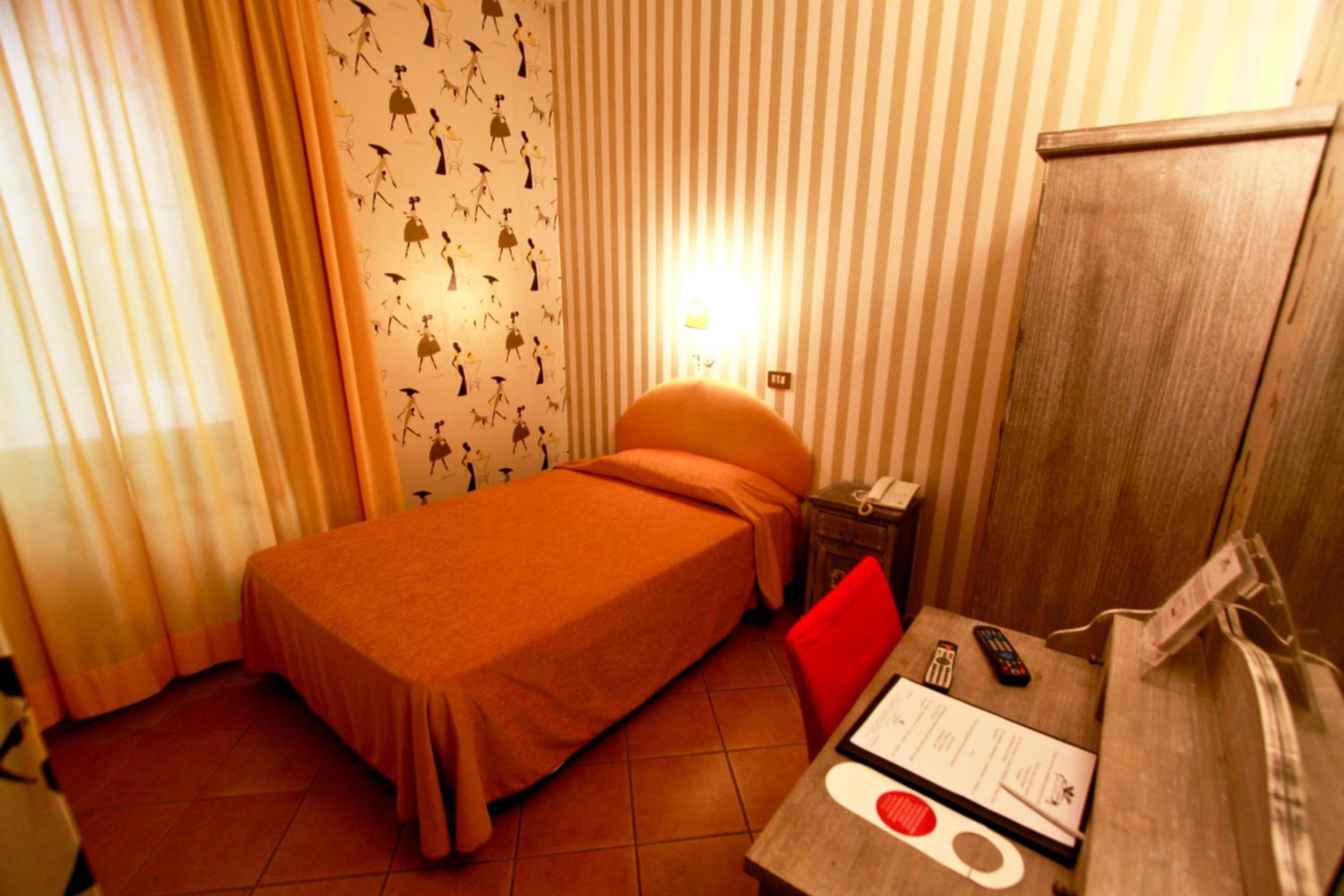 Single Room - Photo 4
