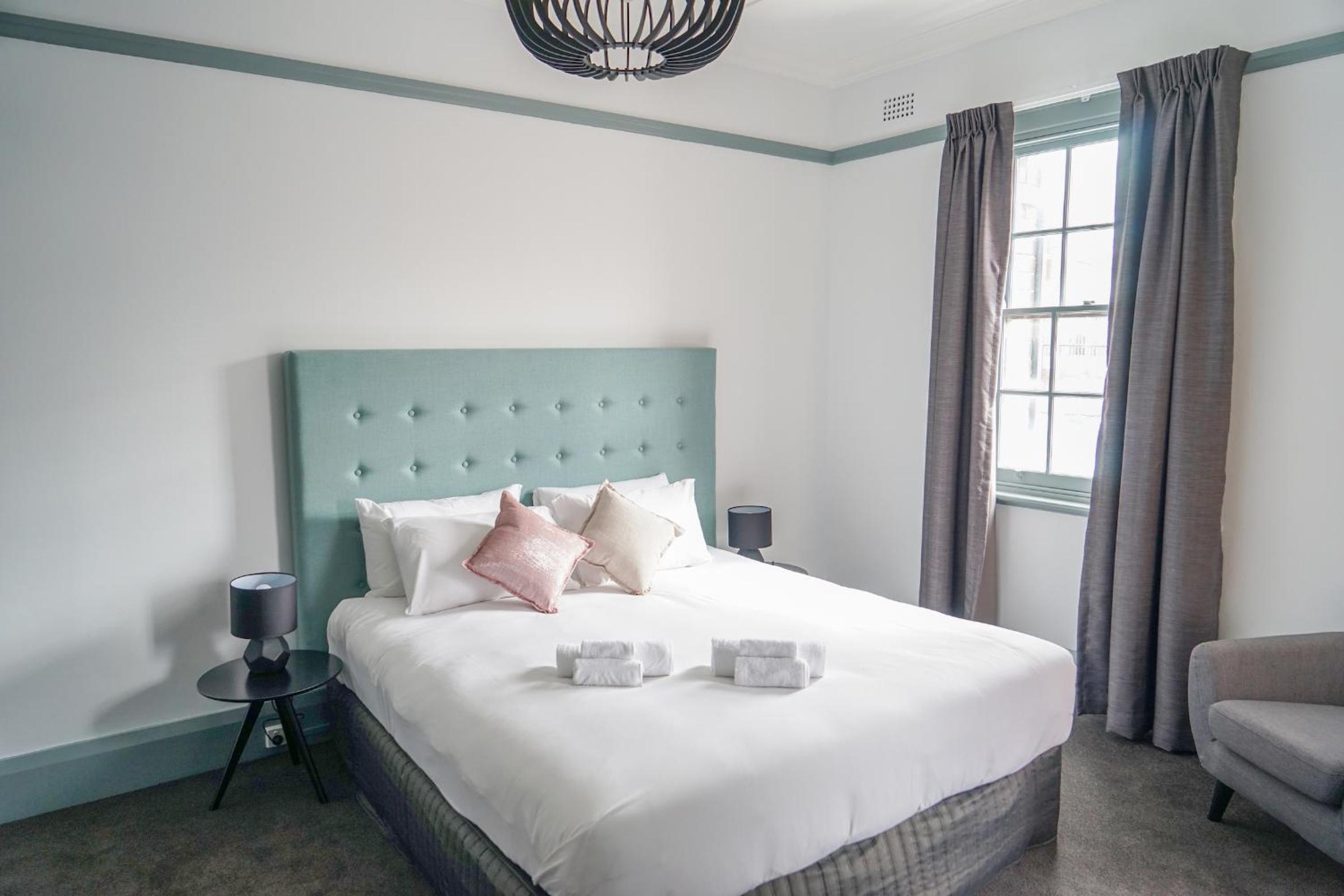 Superior King Room with Ensuite Bathroom photo 1