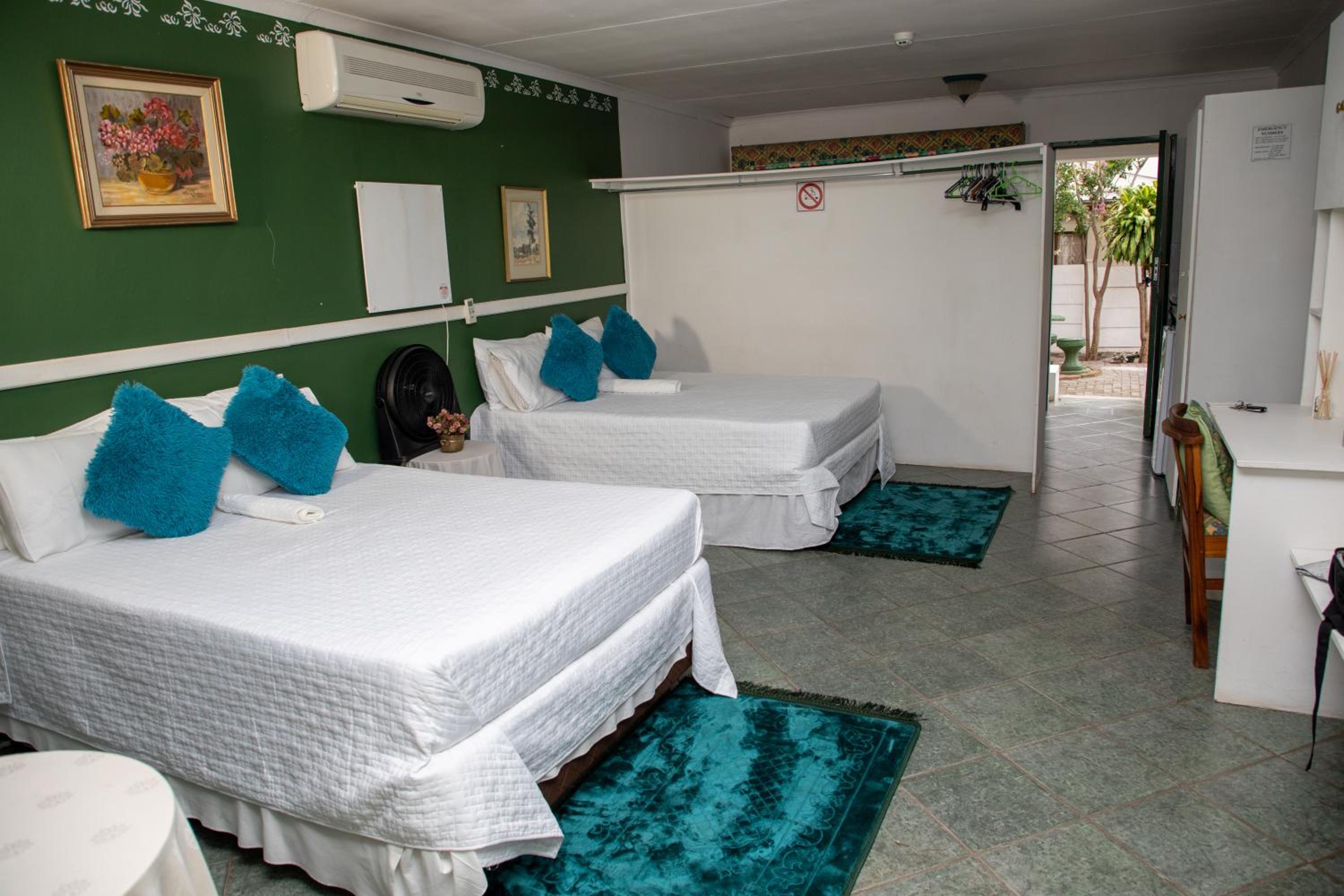 Deluxe Family Room - Photo 5