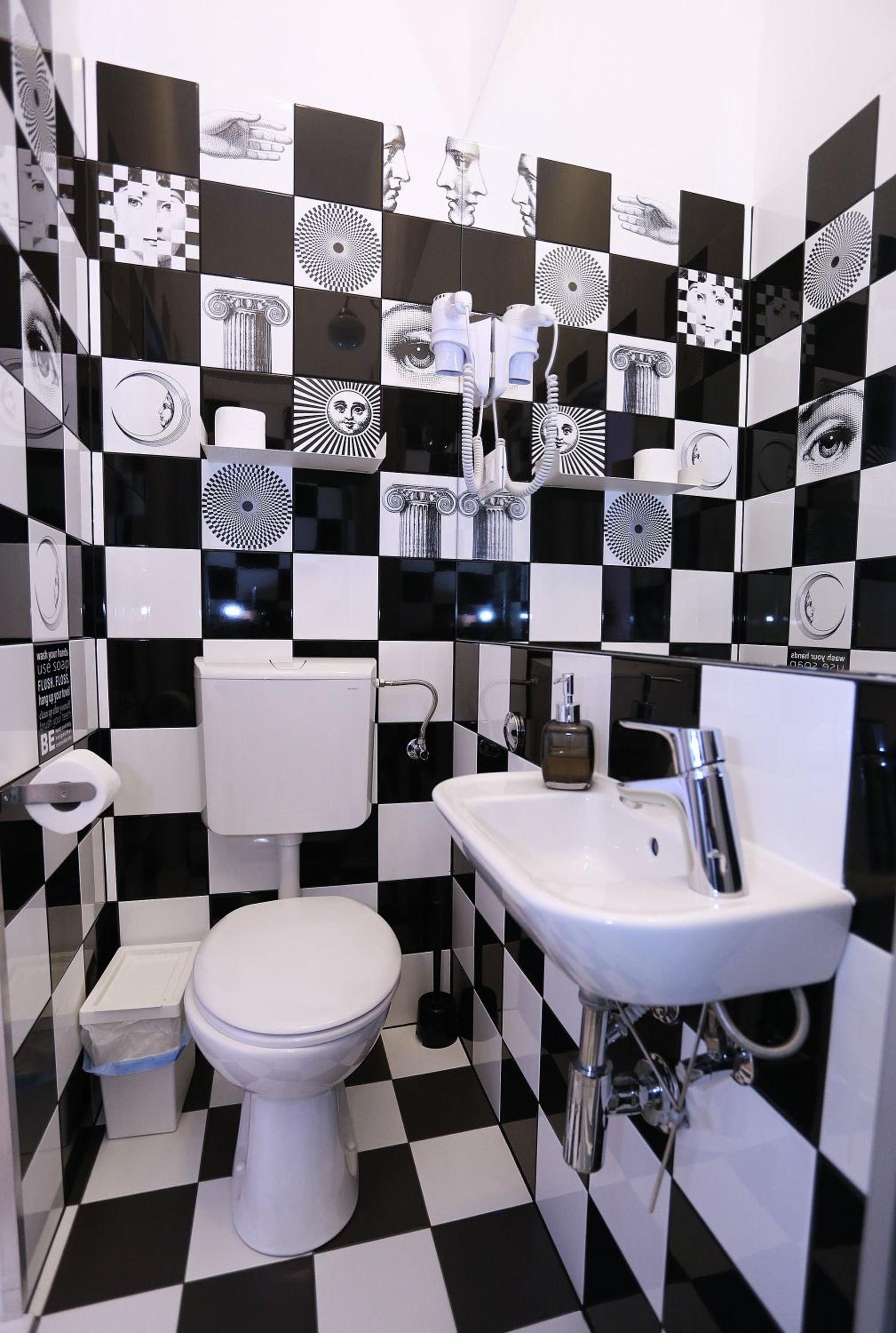 Double Room with Garden View and Private Bathroom - Photo 4