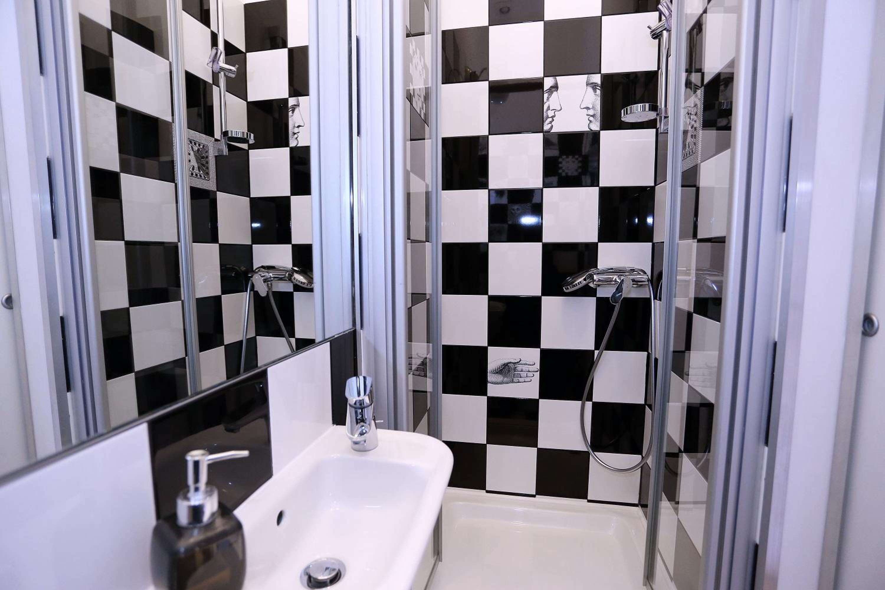 Double Room with Garden View and Private Bathroom - Photo 2