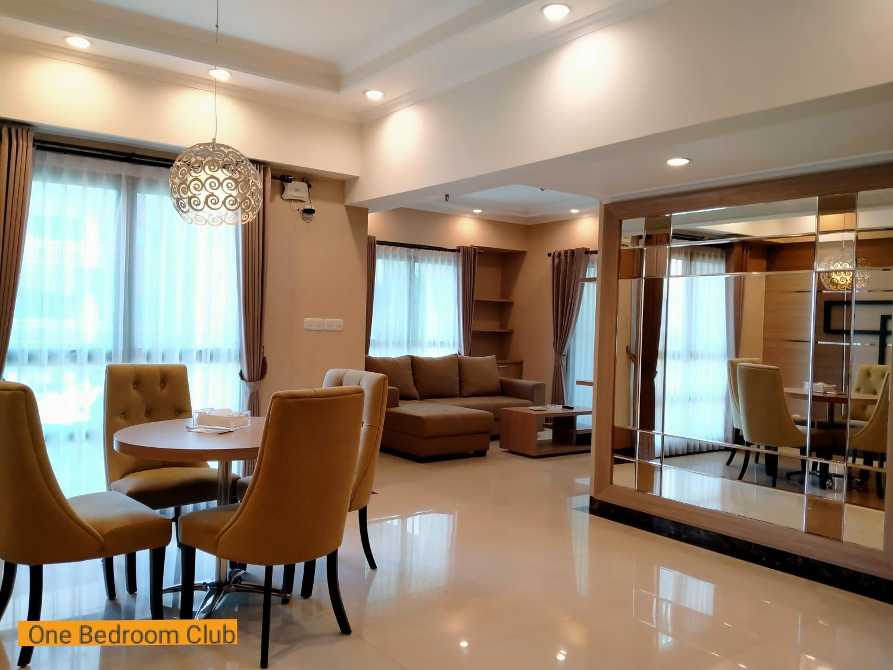 One-Bedroom Apartment - Photo 8