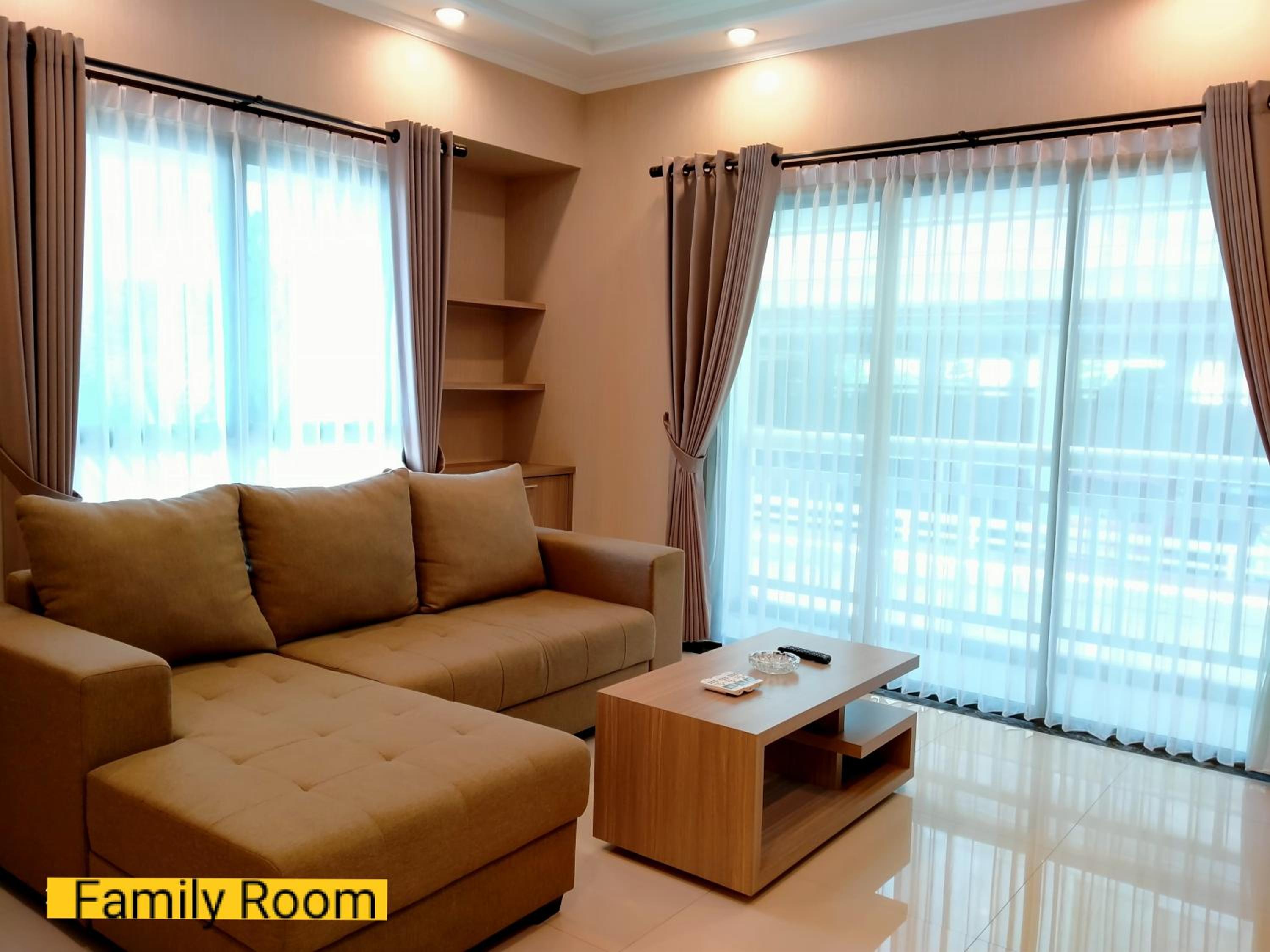 One-Bedroom Apartment - Photo 4