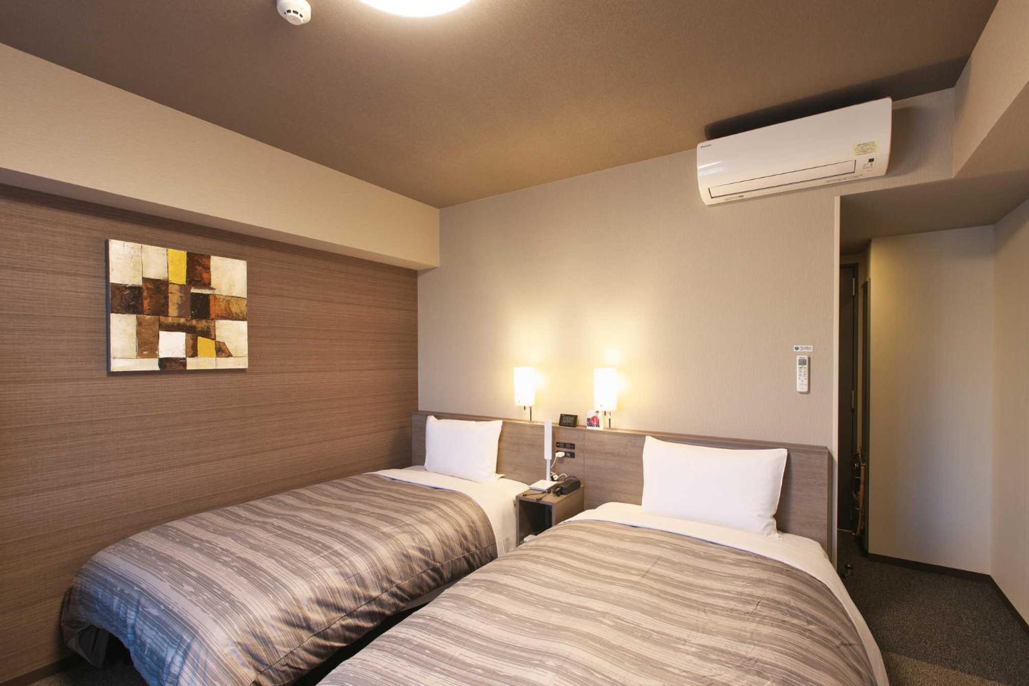 Twin Room - Non-Smoking - Photo 1
