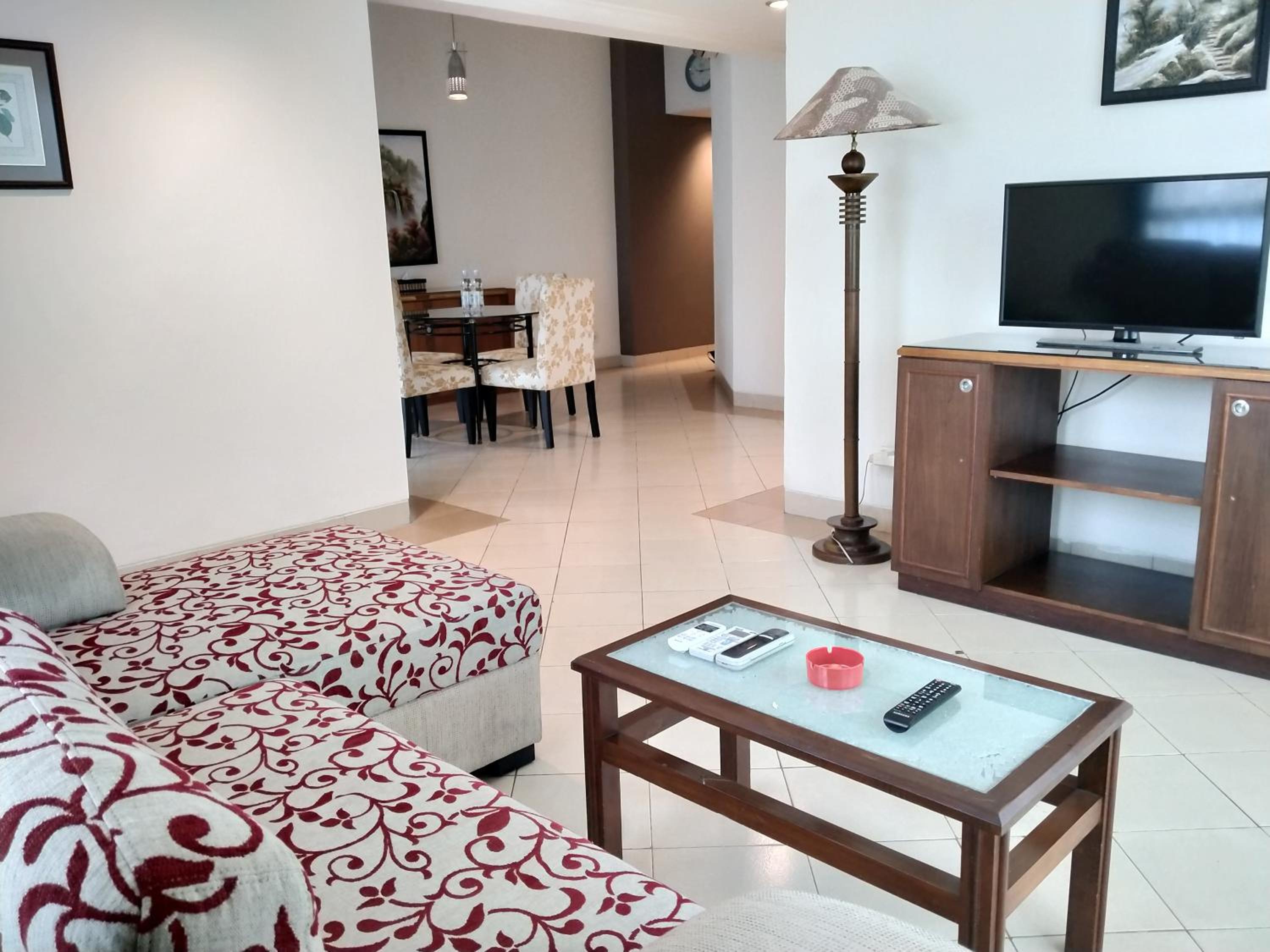 One-Bedroom Suite - Photo 6
