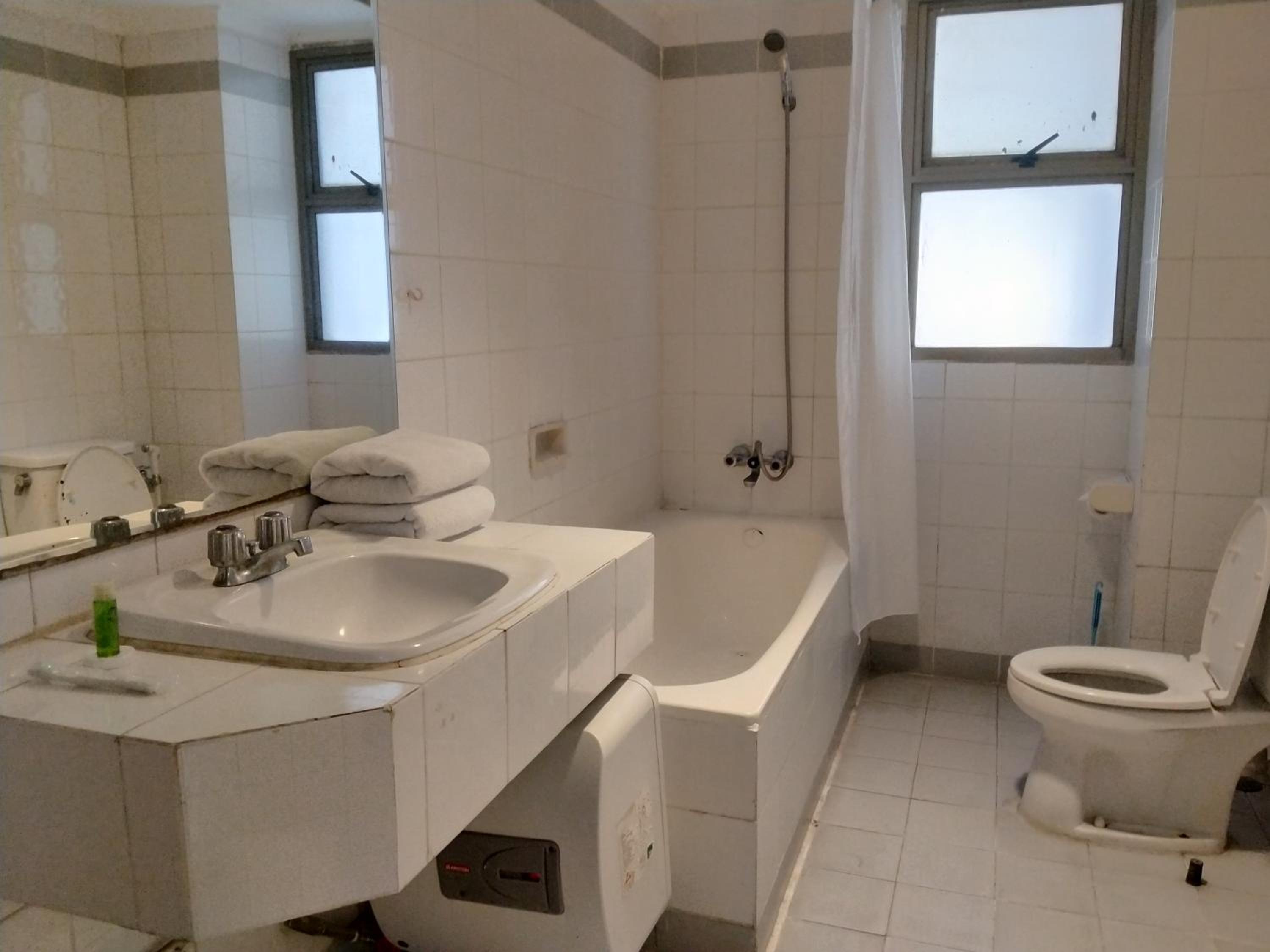 One-Bedroom Suite - Photo 4