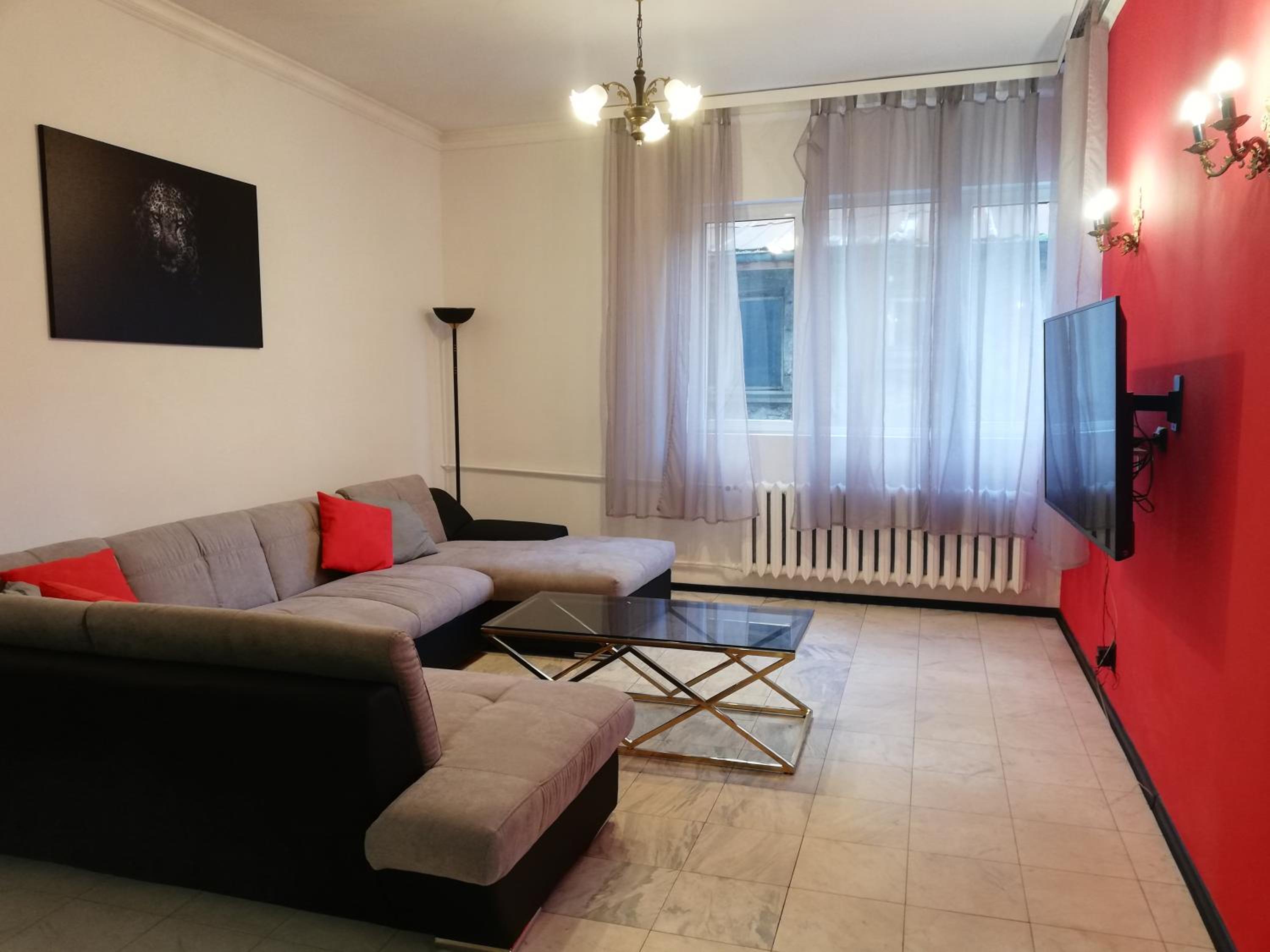 Two-Bedroom Apartment - Photo 23